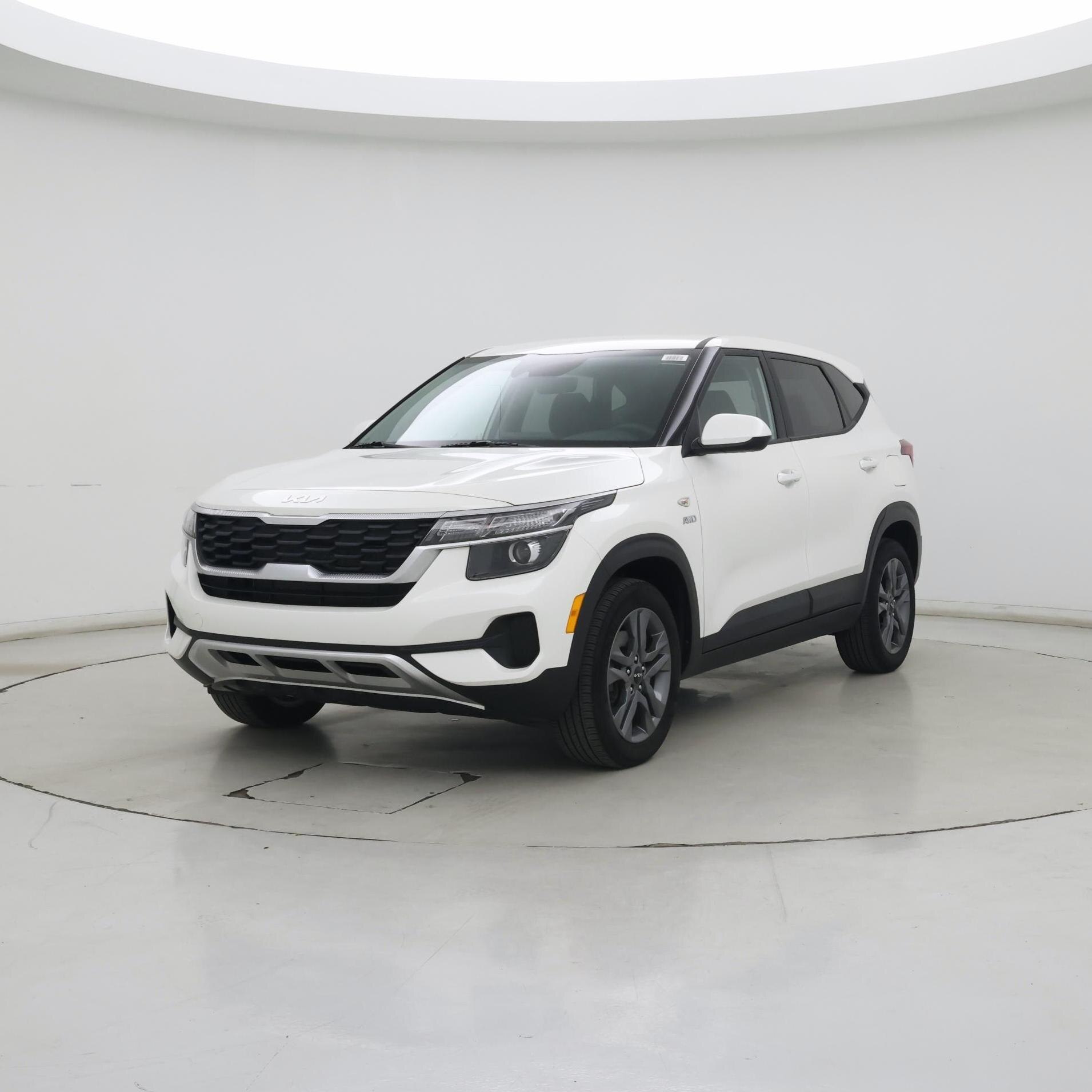 Thumbnail: 2023 Kia Seltos - 4
