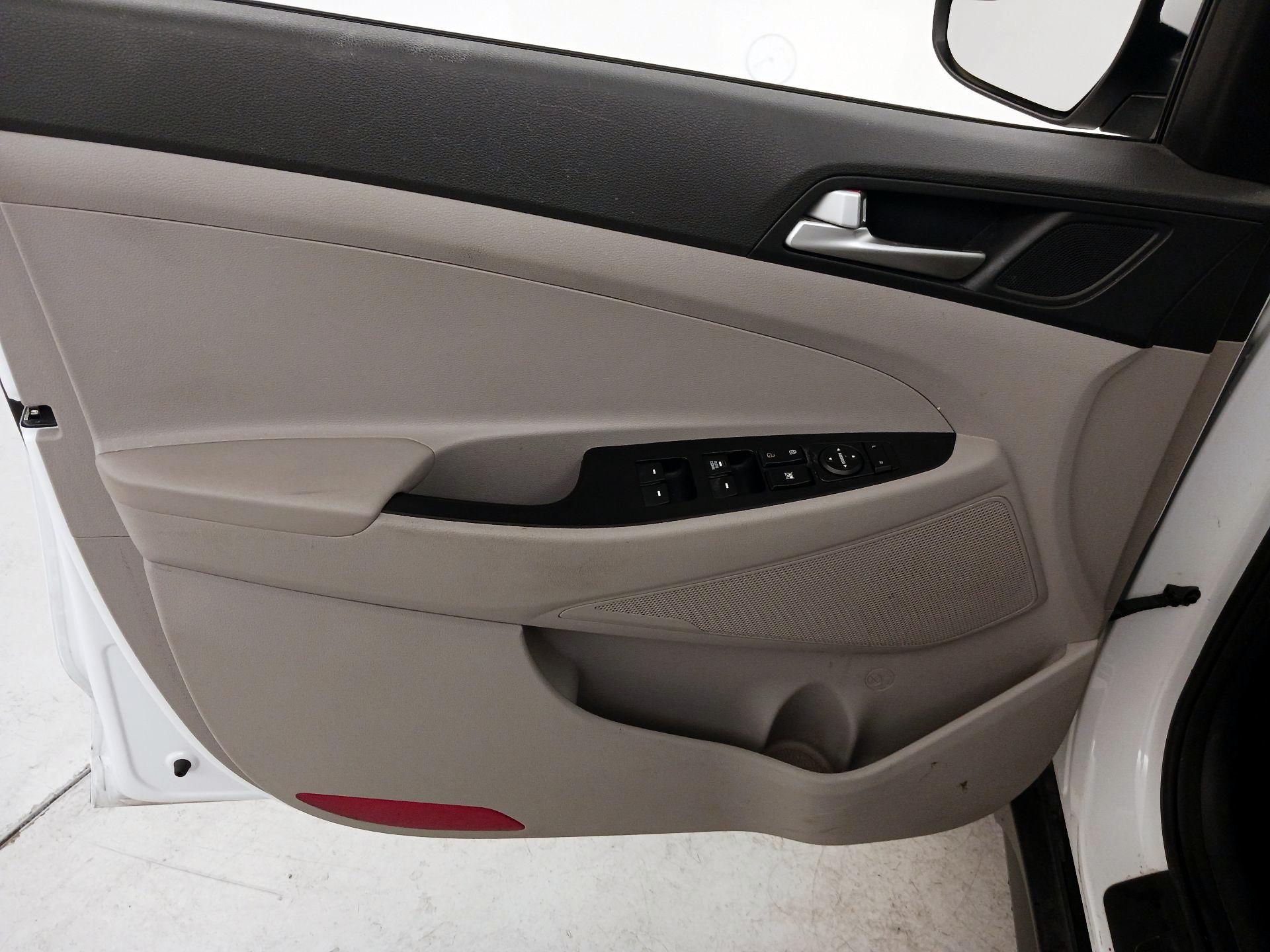 Thumbnail: 2019 Hyundai Tucson - 12