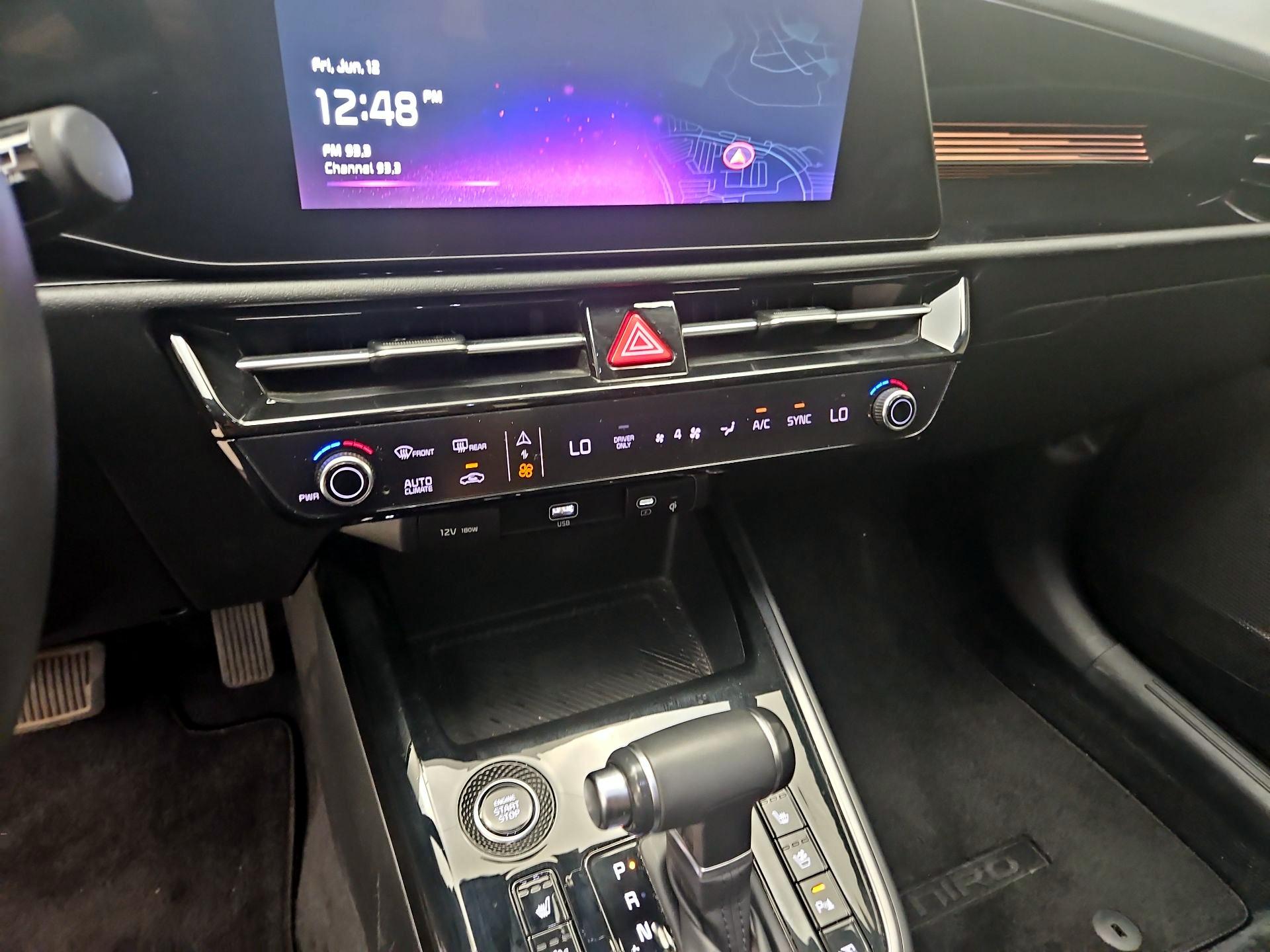 Thumbnail: 2023 Kia Niro - 17