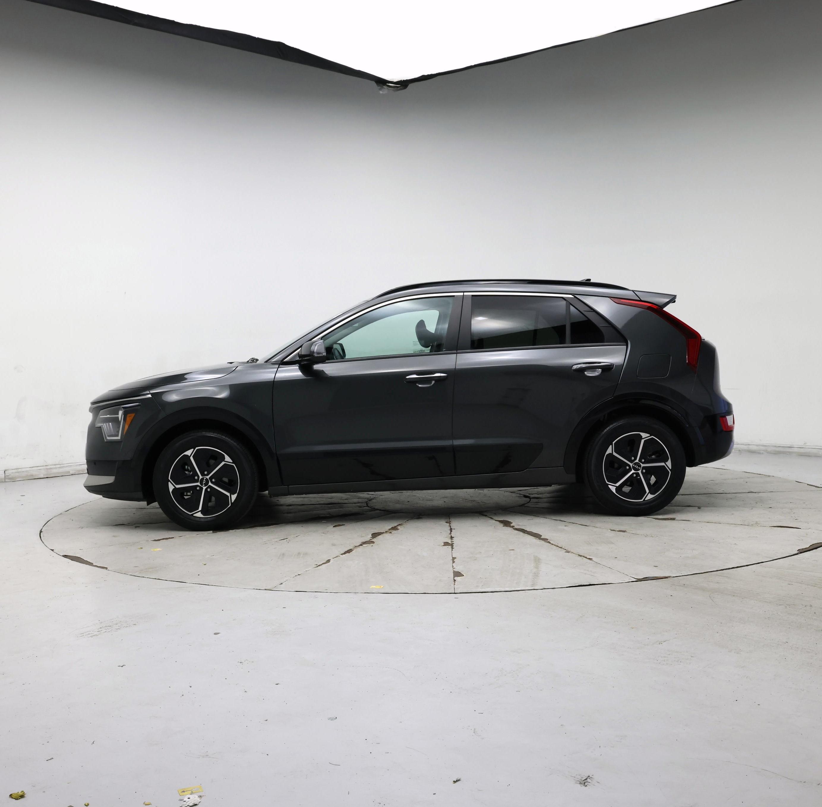 Thumbnail: 2023 Kia Niro - 3