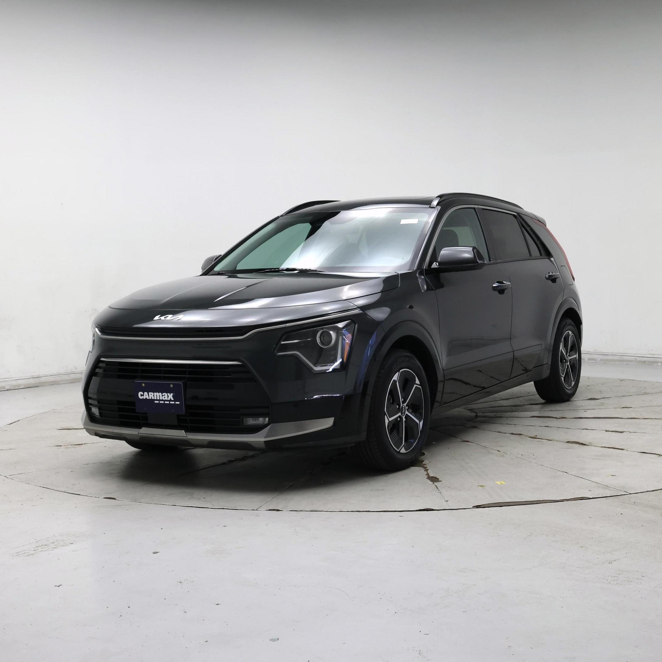 Thumbnail: 2023 Kia Niro - 4