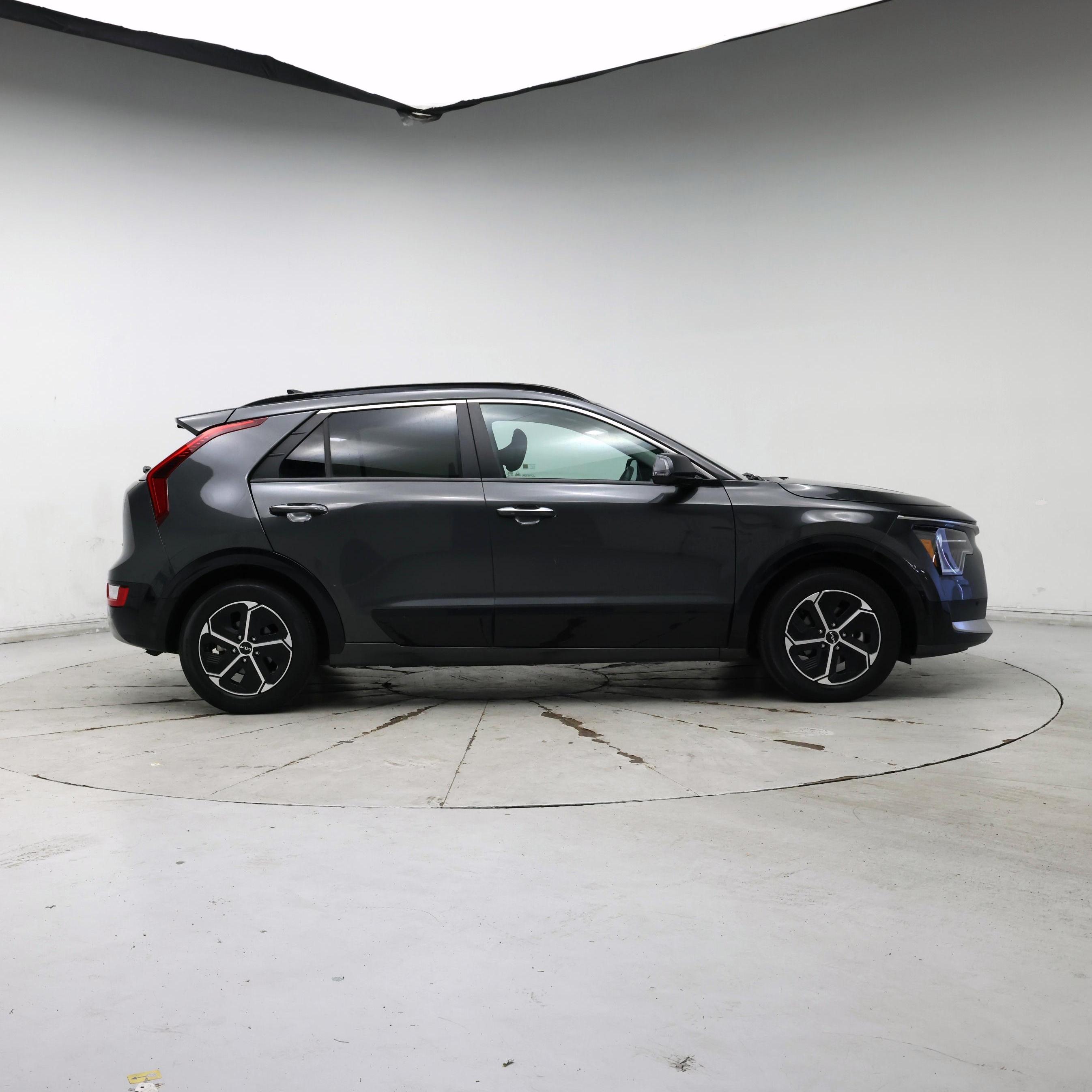 Thumbnail: 2023 Kia Niro - 7