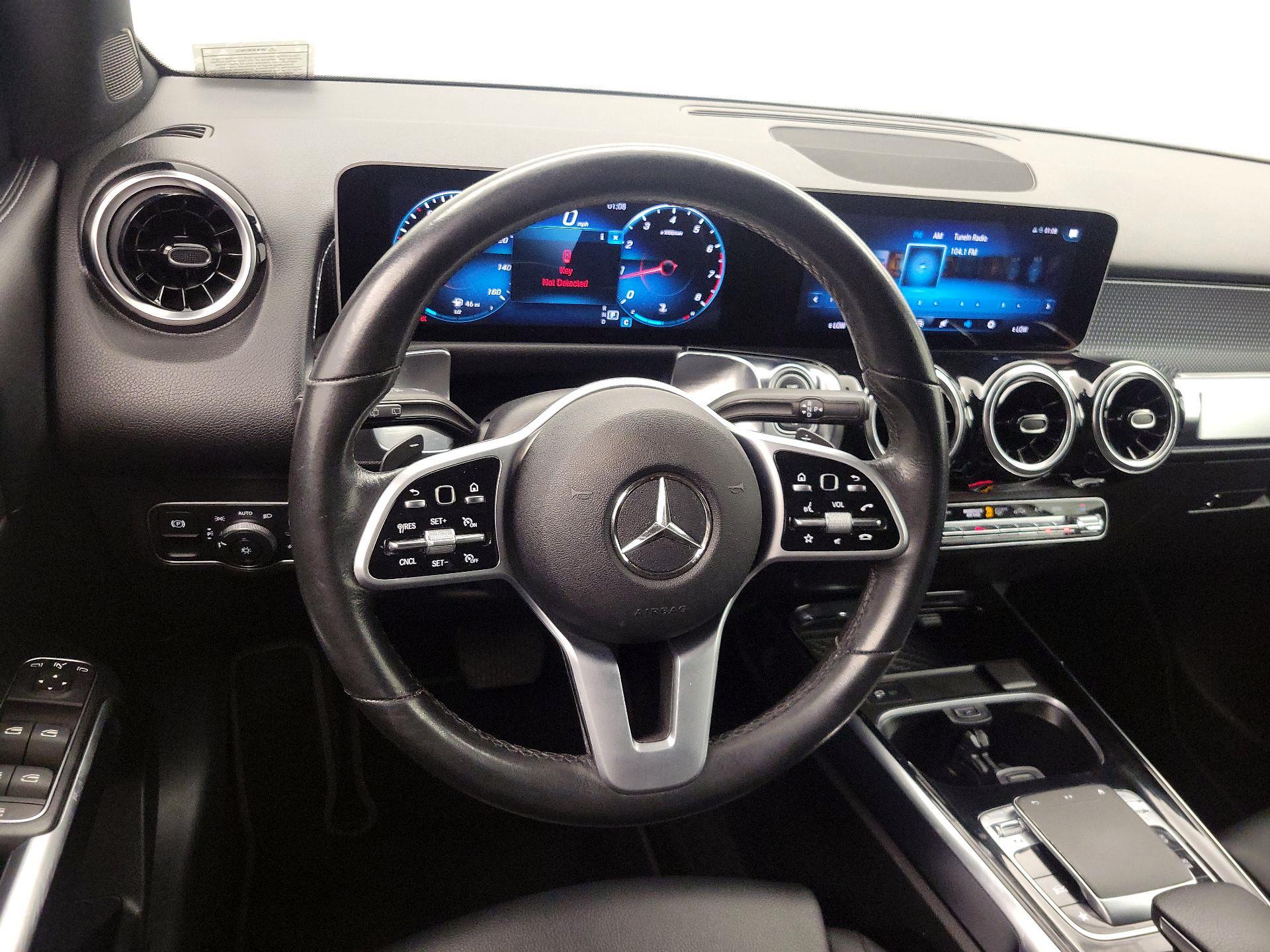 Thumbnail: 2020 Mercedes-Benz GLB - 10