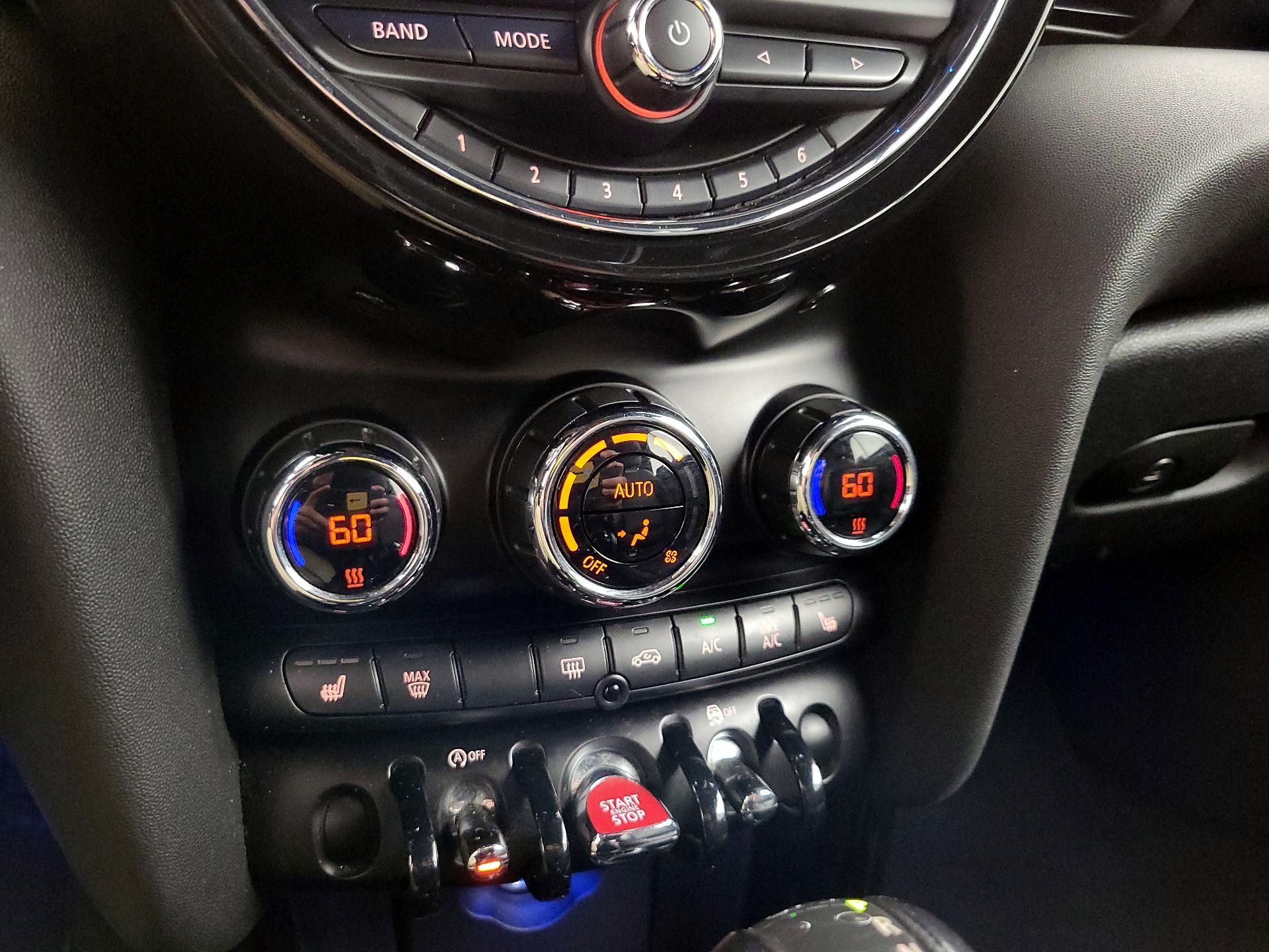 Thumbnail: 2019 MINI Cooper - 16