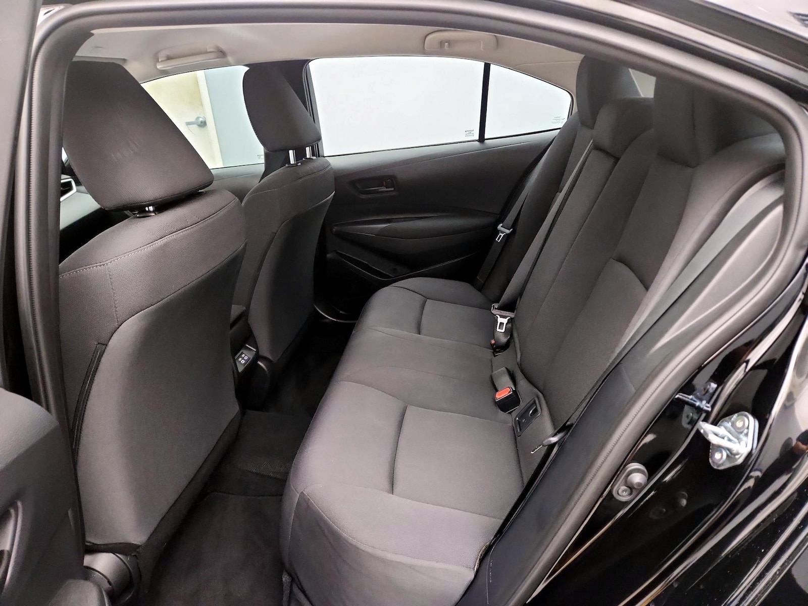 2025 Toyota Corolla LE - Photo 20