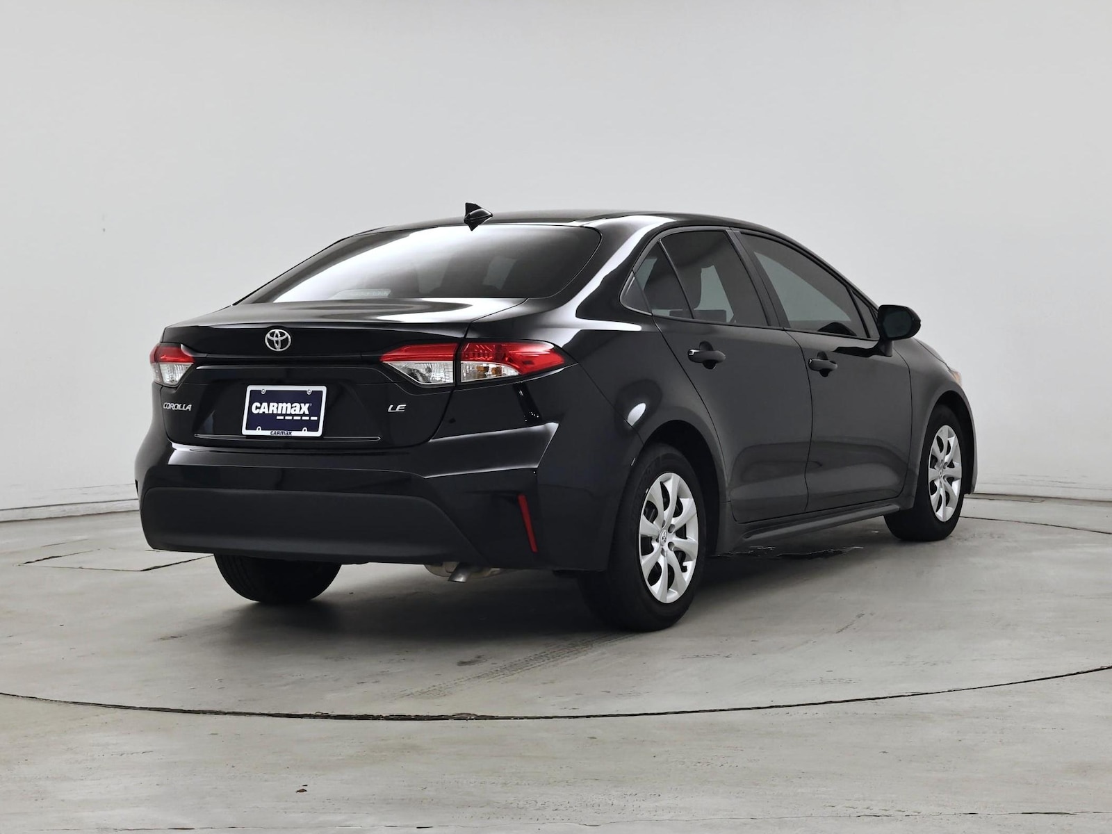 2025 Toyota Corolla LE - Photo 9
