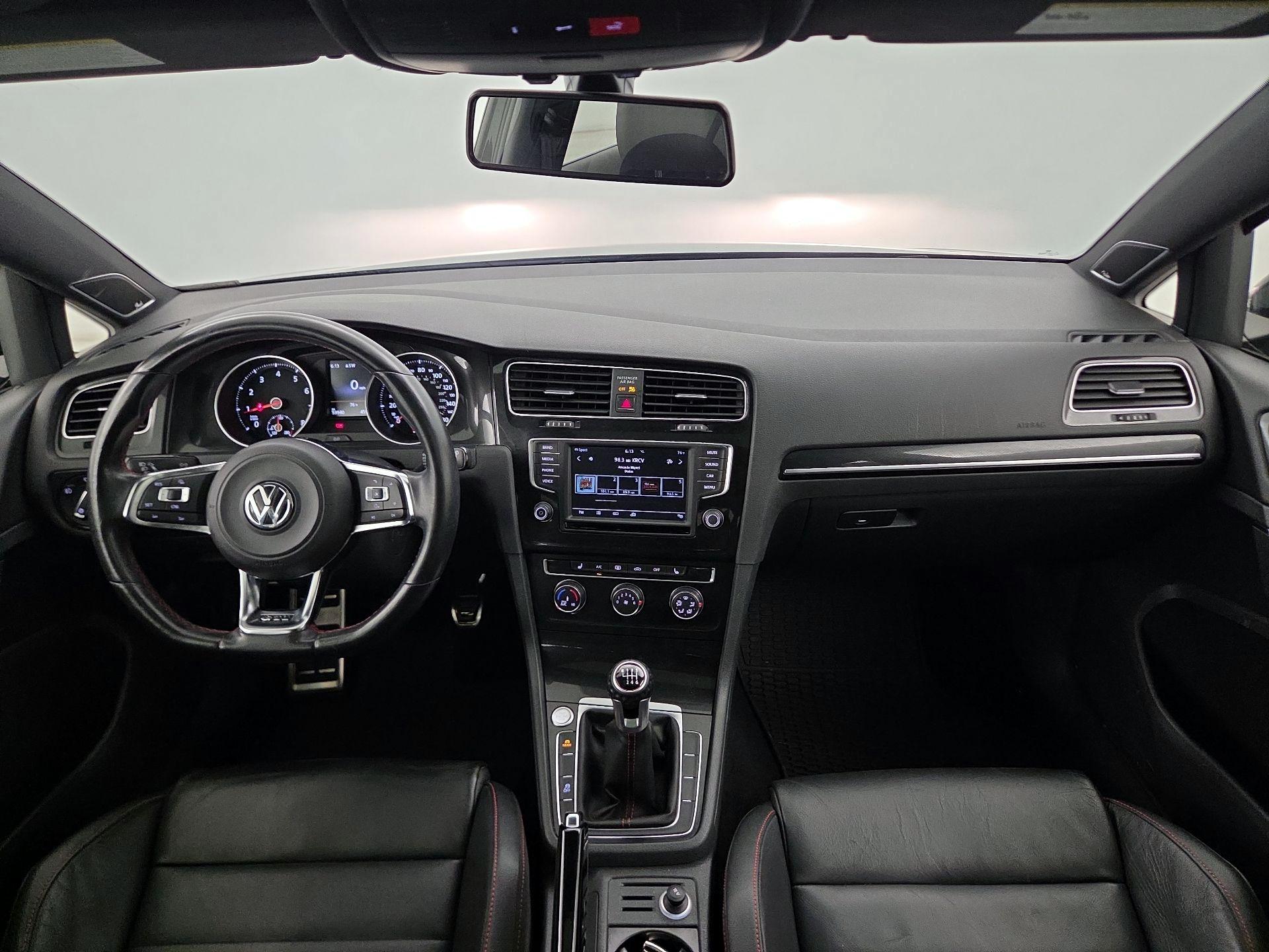 Thumbnail: 2016 Volkswagen Golf - 9