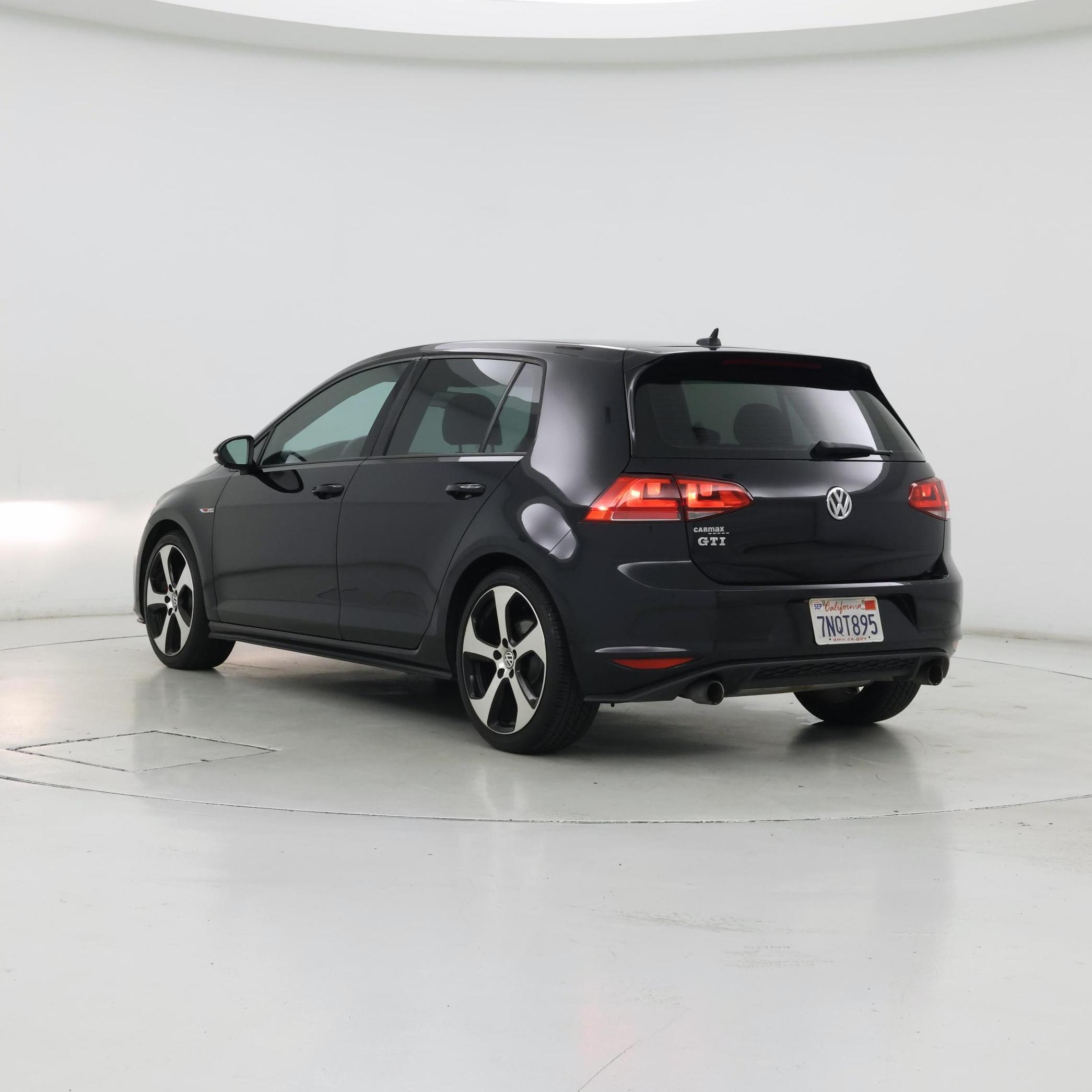 Thumbnail: 2016 Volkswagen Golf - 2