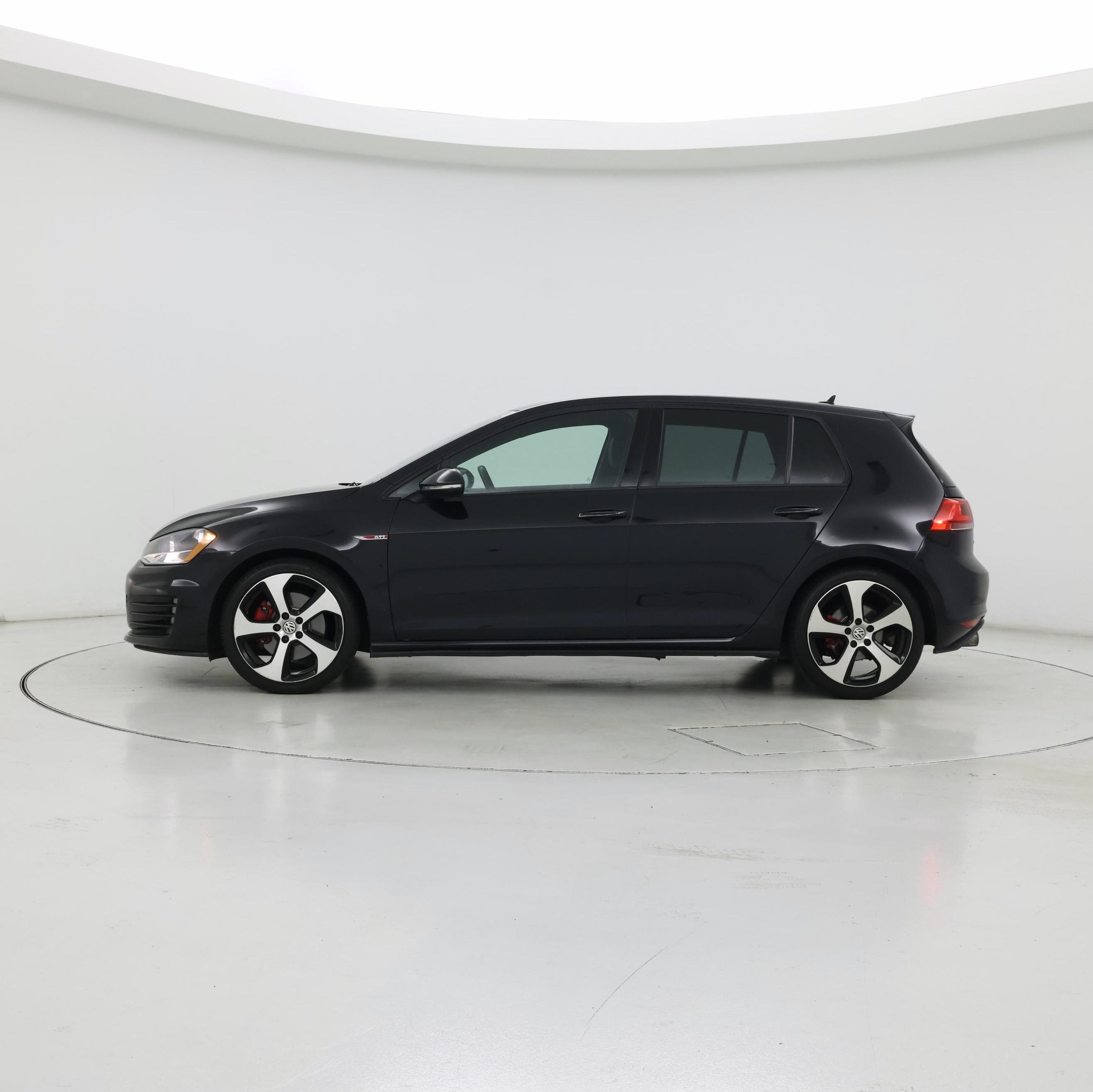 Thumbnail: 2016 Volkswagen Golf - 3