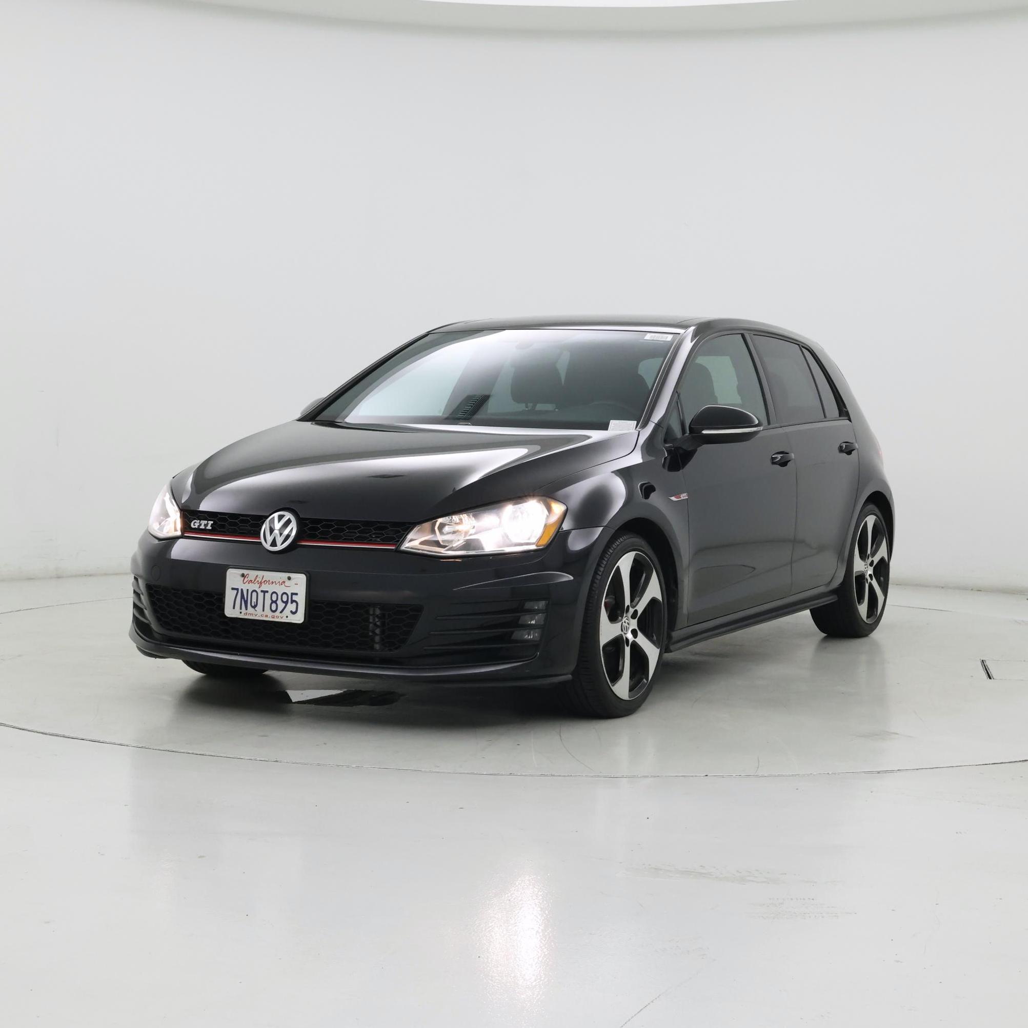 Thumbnail: 2016 Volkswagen Golf - 4