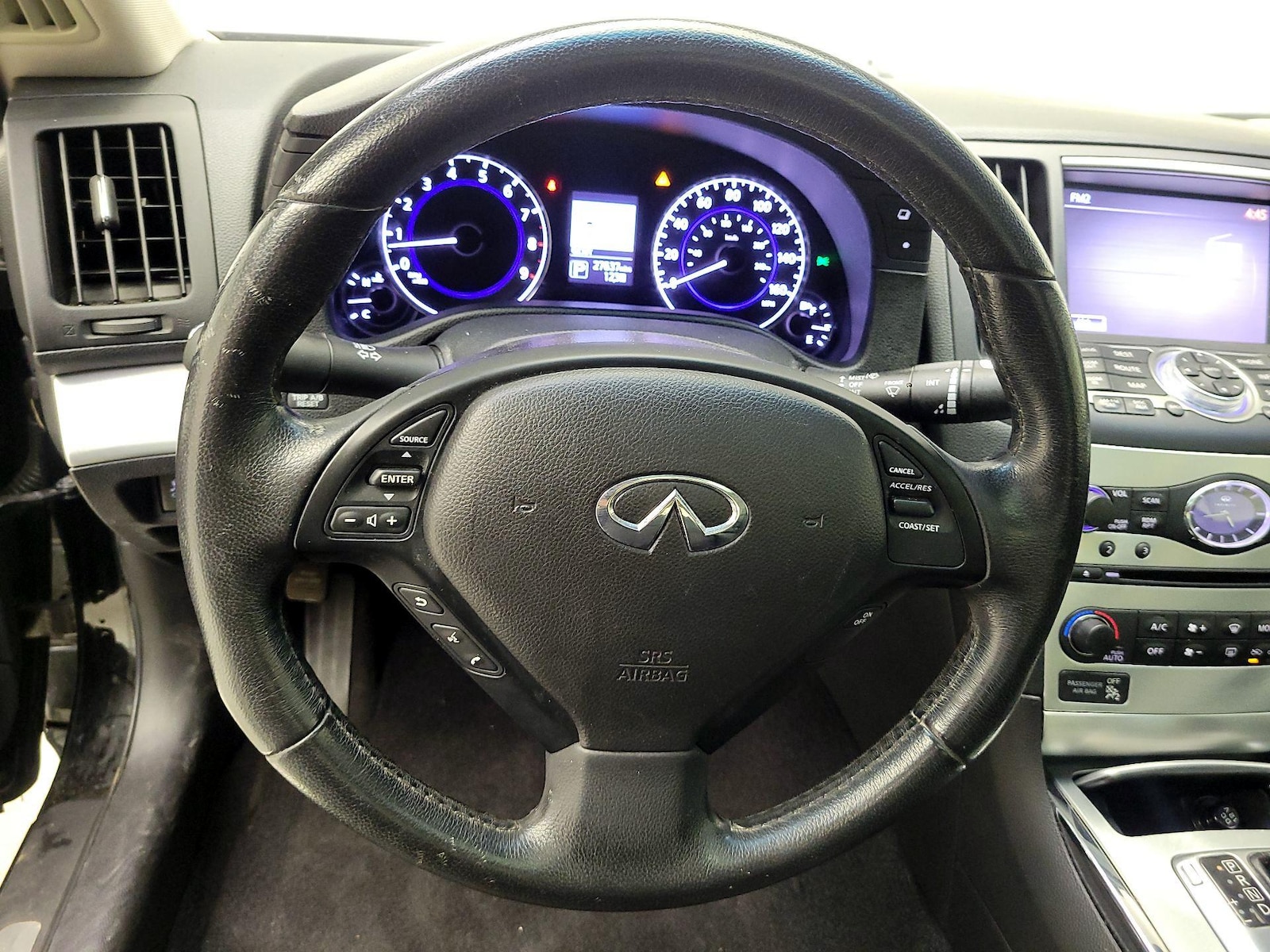 2015 INFINITI Q60 Coupe Base - Photo 11