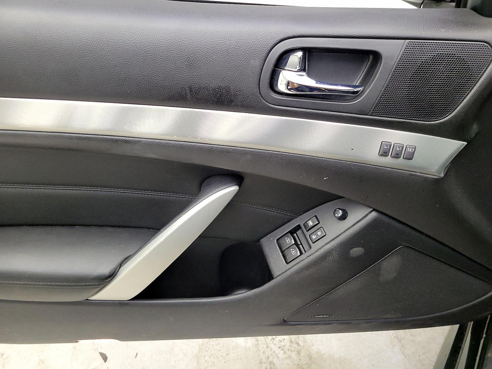 2015 INFINITI Q60 Coupe Base - Photo 13