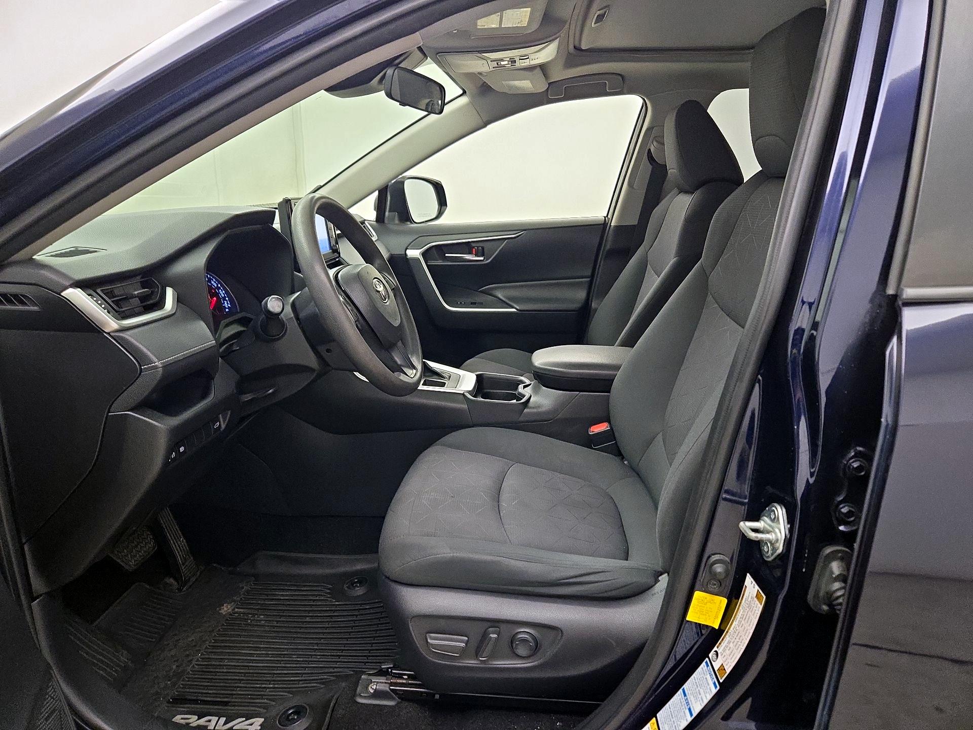 Thumbnail: 2019 Toyota RAV4 - 11