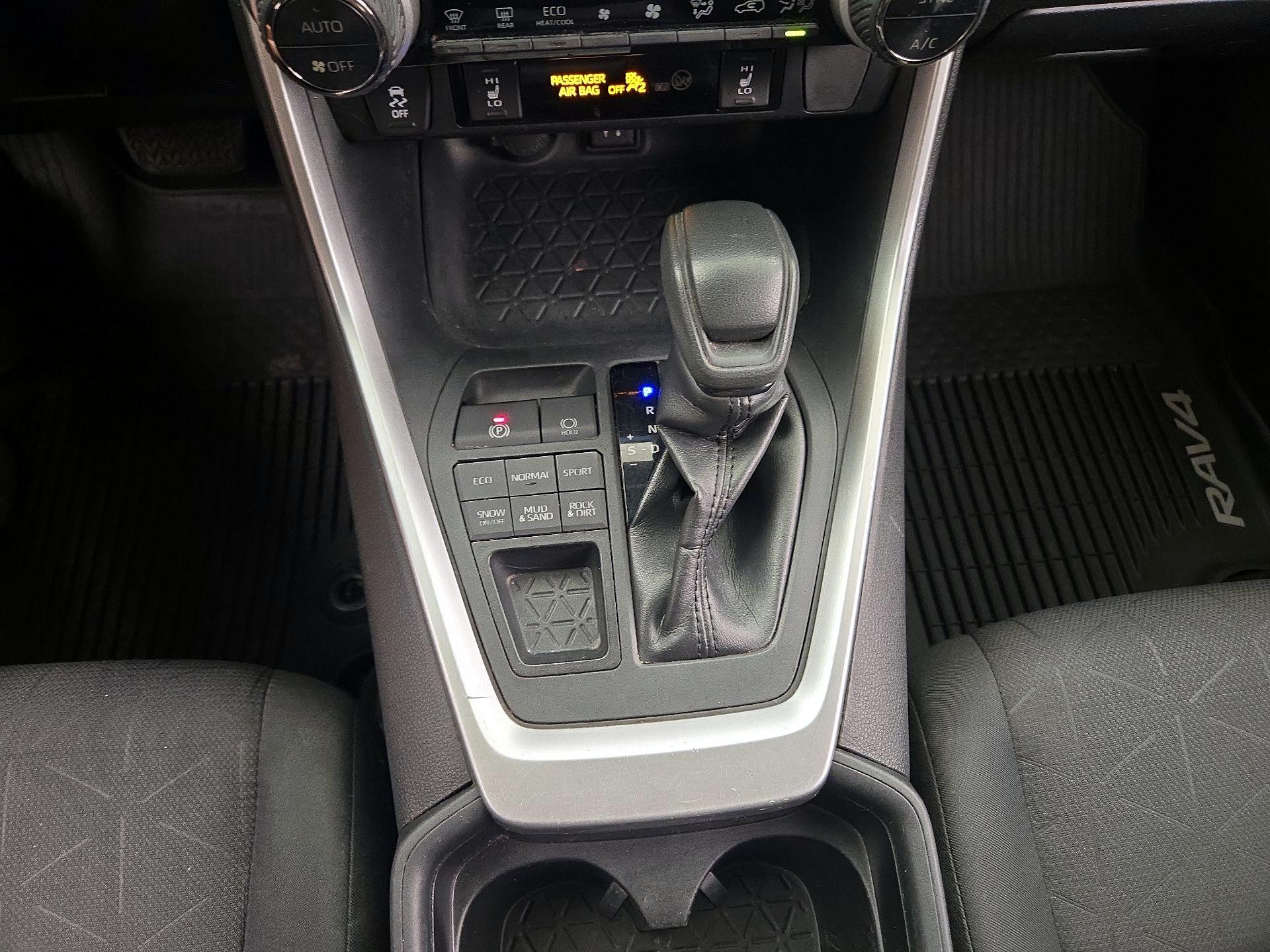 Thumbnail: 2019 Toyota RAV4 - 16