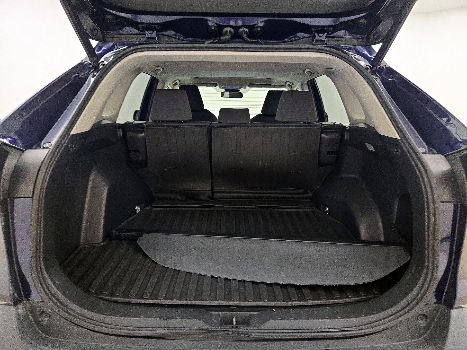Thumbnail: 2019 Toyota RAV4 - 17