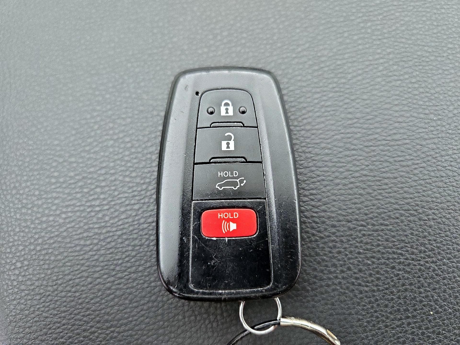 Thumbnail: 2019 Toyota RAV4 - 19