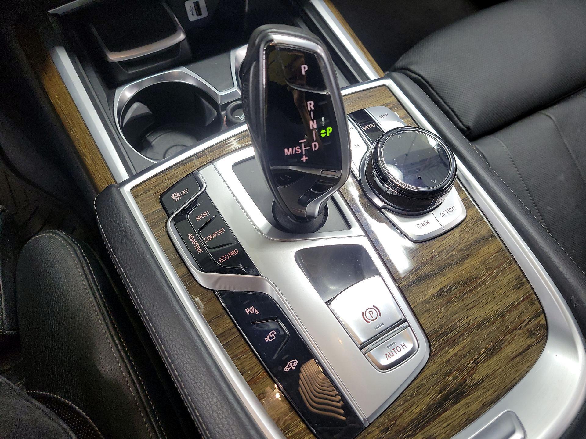 Thumbnail: 2017 BMW 7 Series - 18