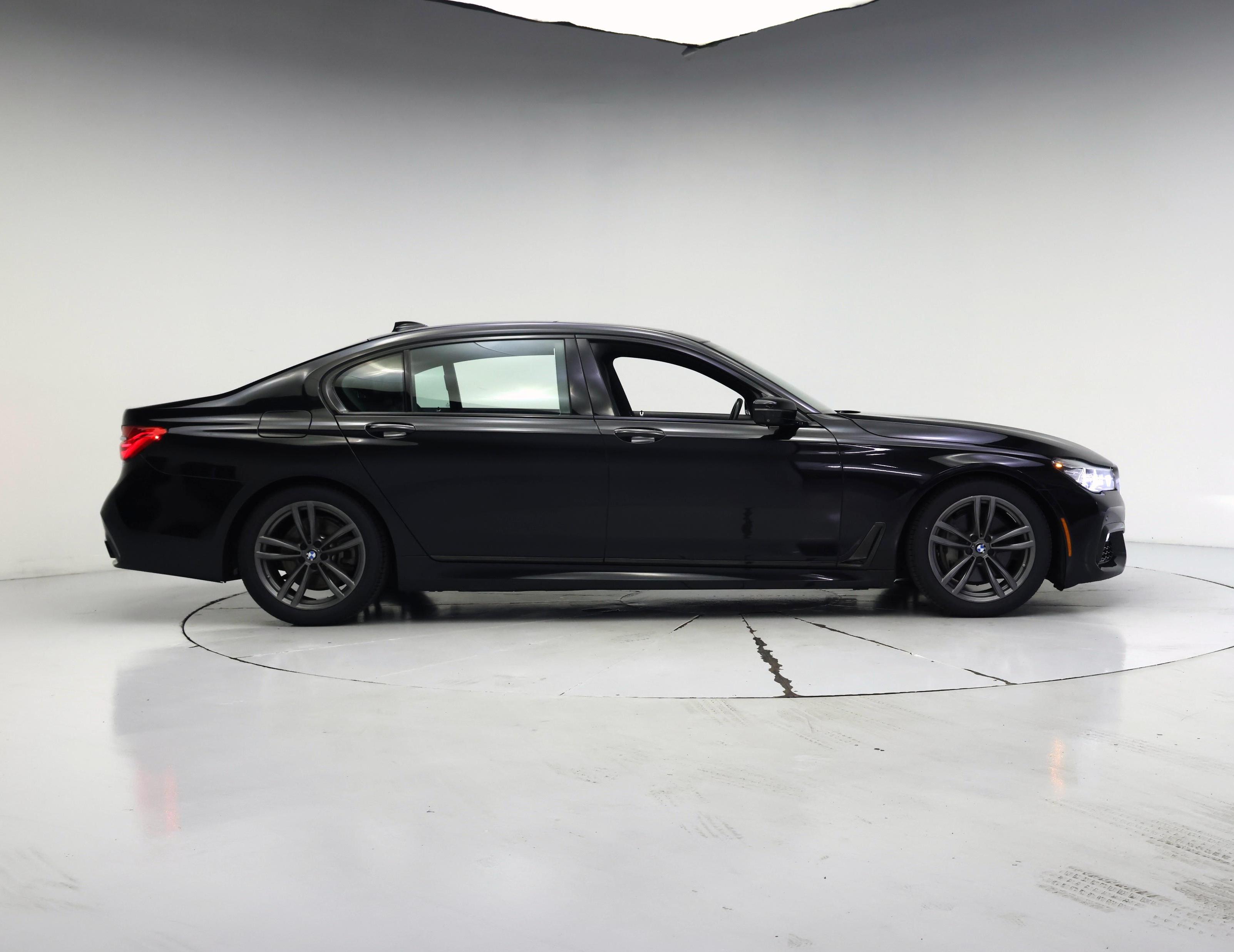 Thumbnail: 2017 BMW 7 Series - 7