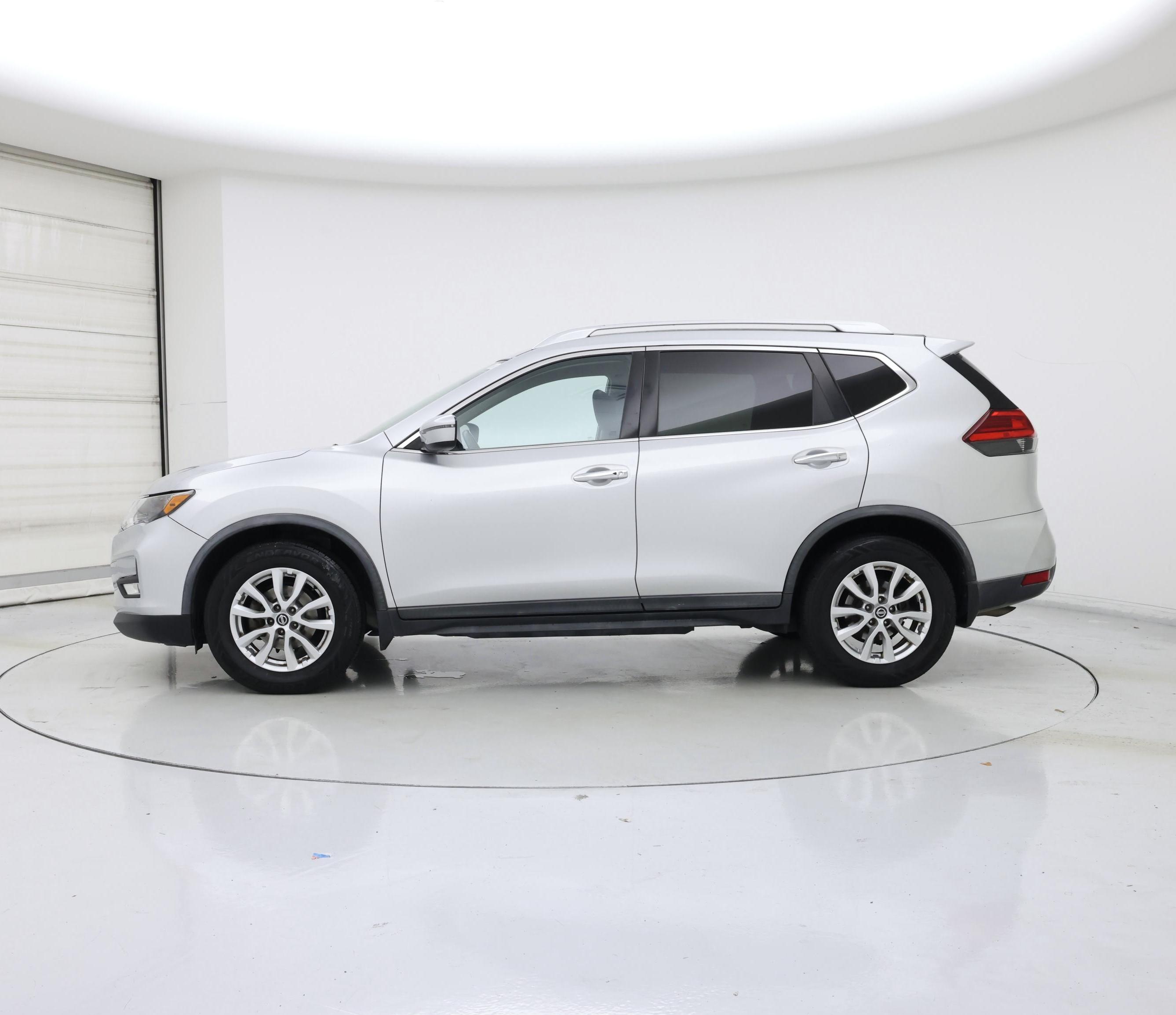 Thumbnail: 2017 Nissan Rogue - 3