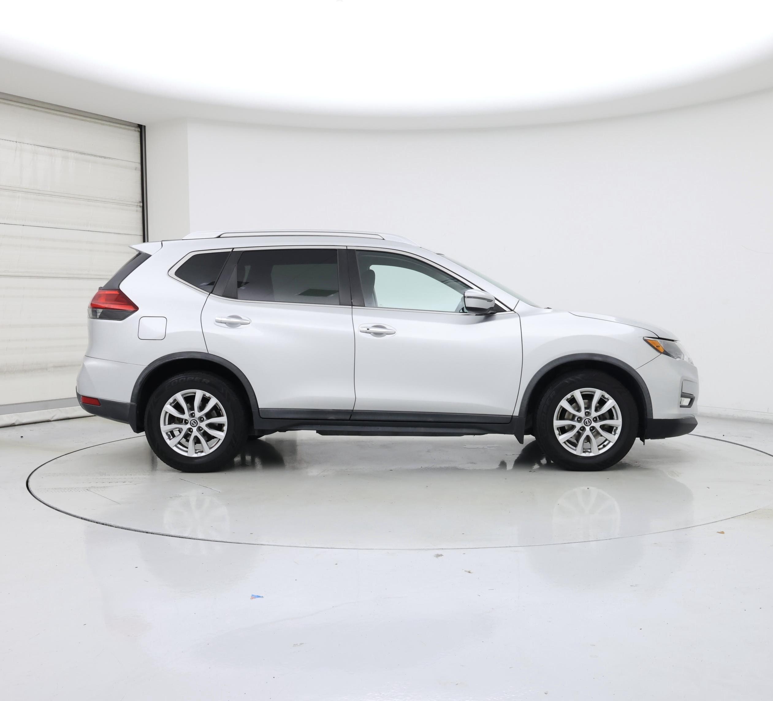 Thumbnail: 2017 Nissan Rogue - 7