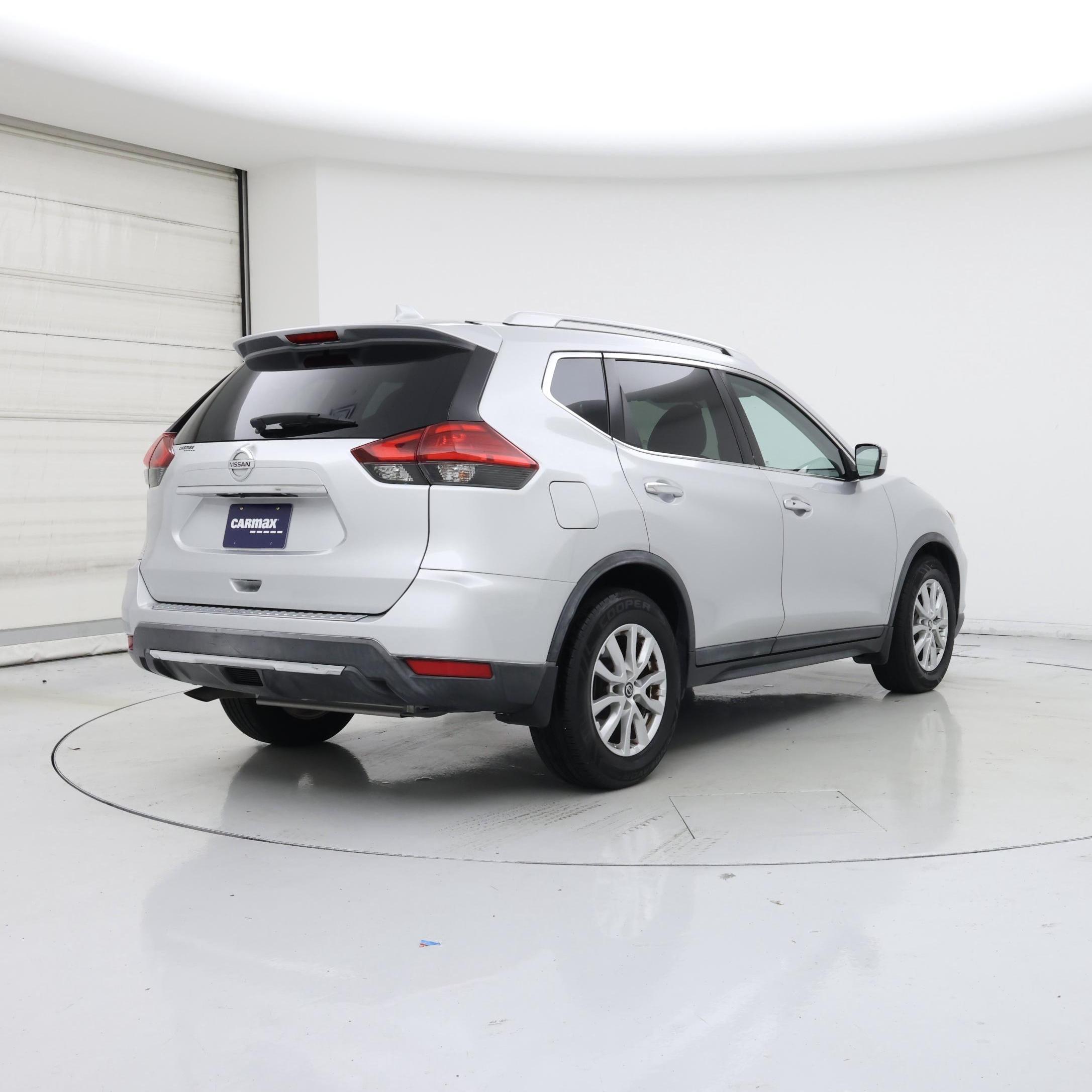 Thumbnail: 2017 Nissan Rogue - 8