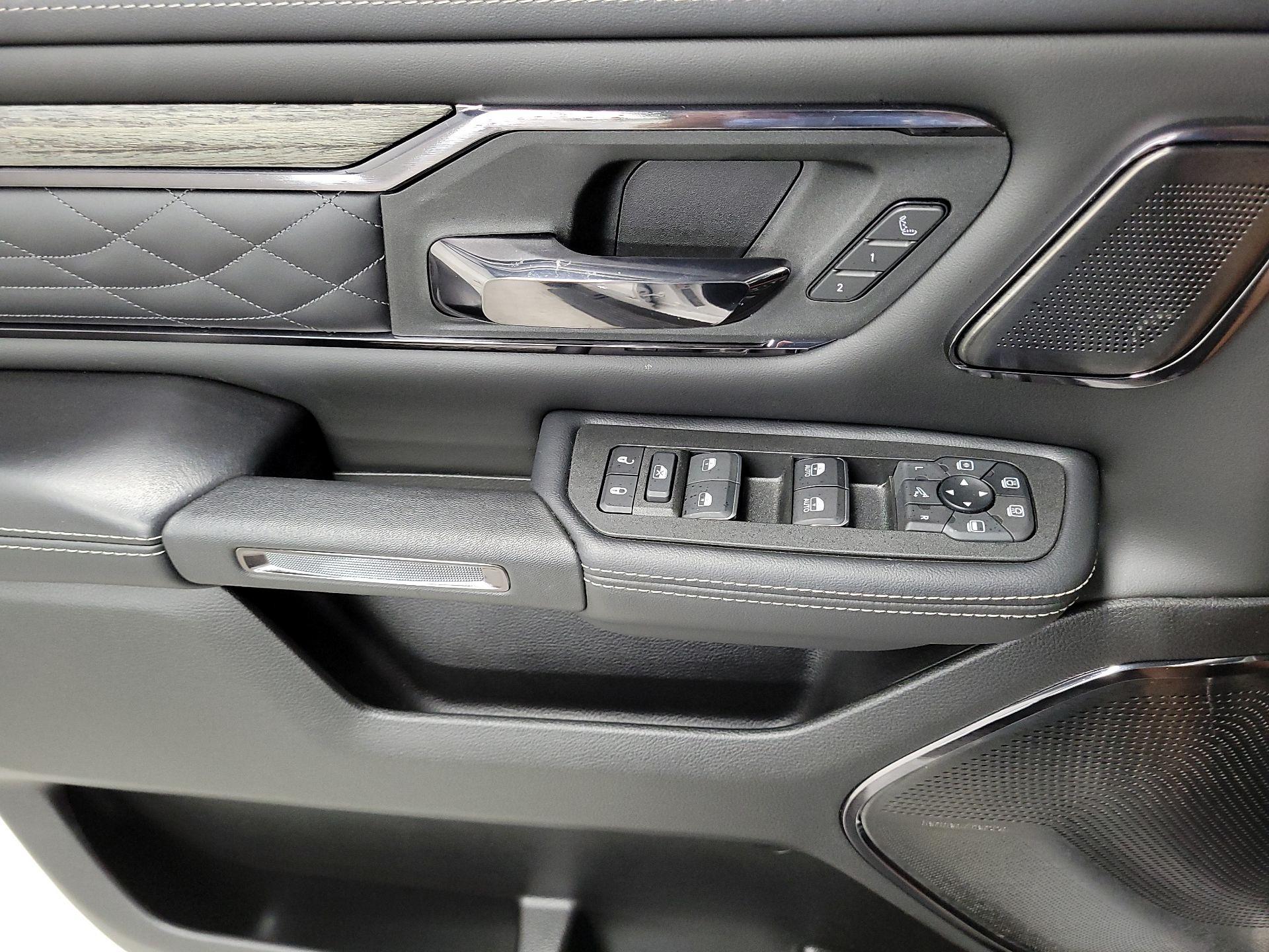 Thumbnail: 2025 RAM 1500 - 10