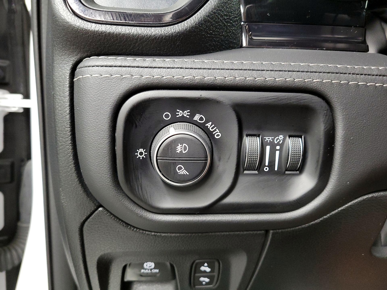 2025 RAM Ram 1500 Pickup Limited - Photo 12