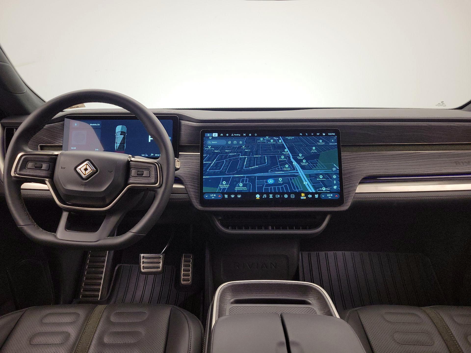 Thumbnail: 2023 Rivian R1S - 9