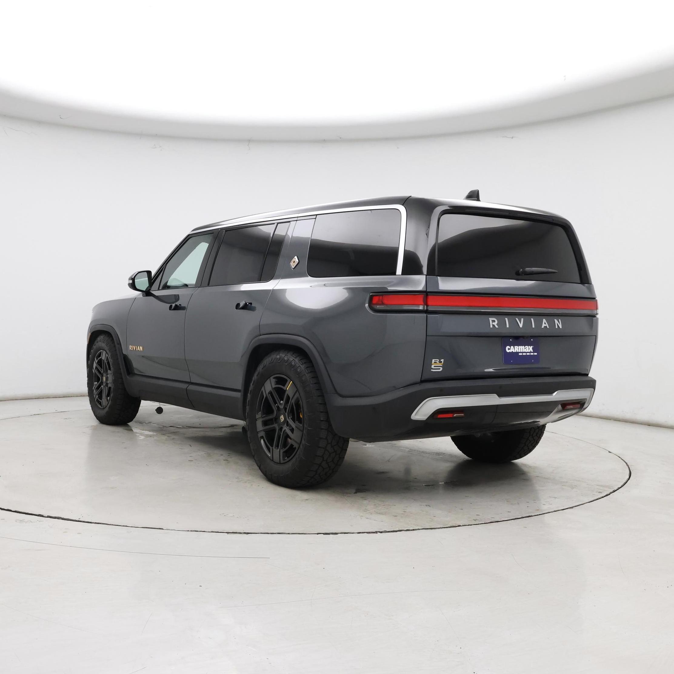 Thumbnail: 2023 Rivian R1S - 2