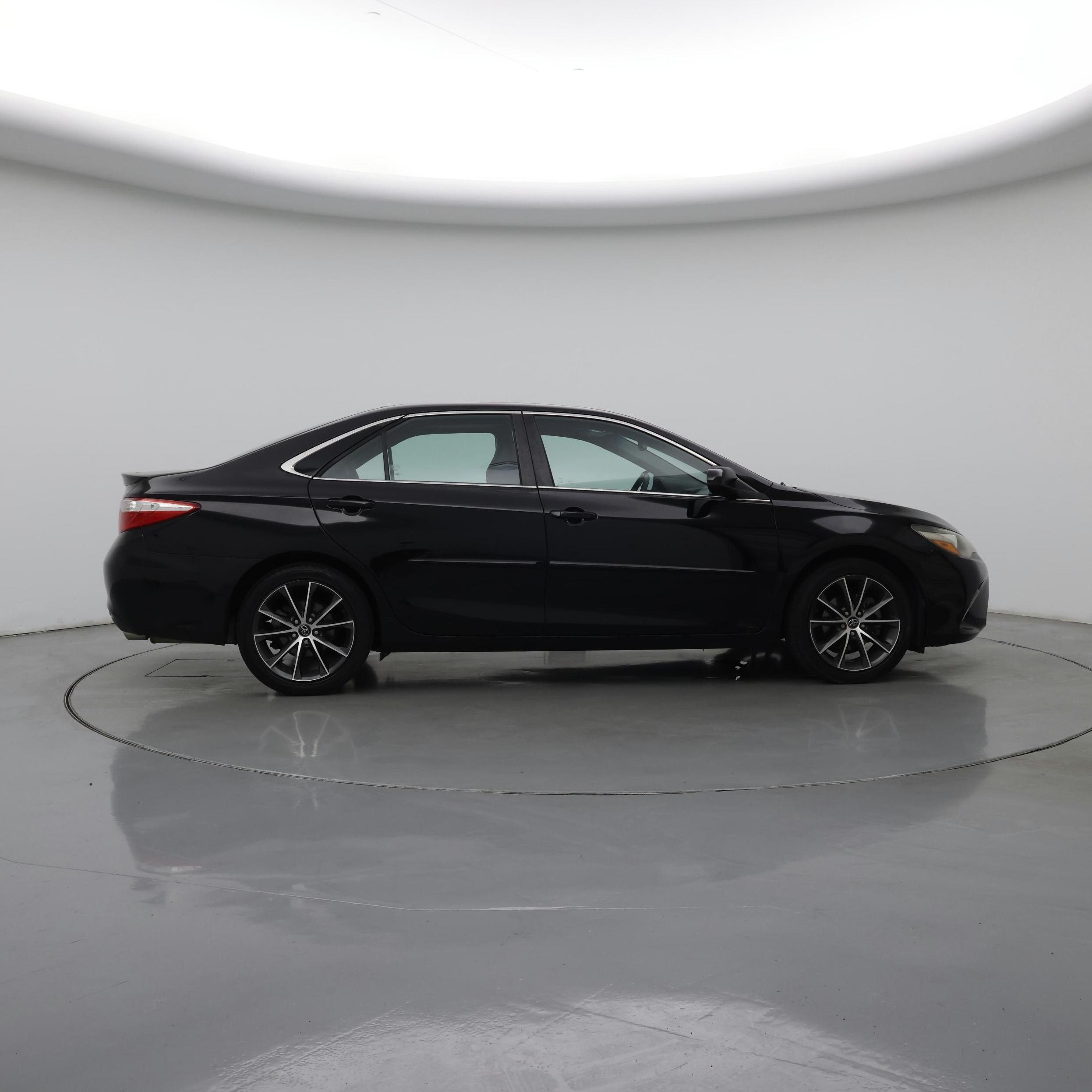 Thumbnail: 2017 Toyota Camry - 7