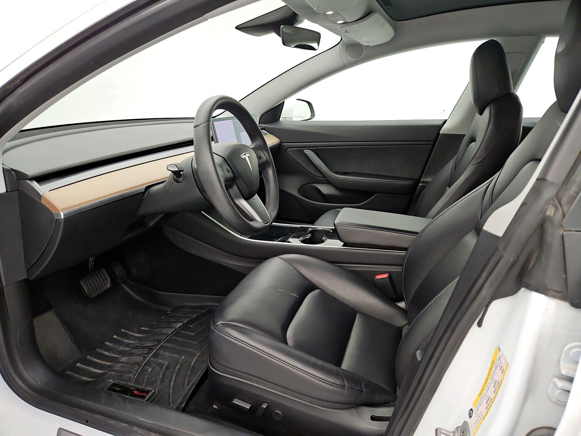 Thumbnail: 2020 Tesla Model 3 - 11