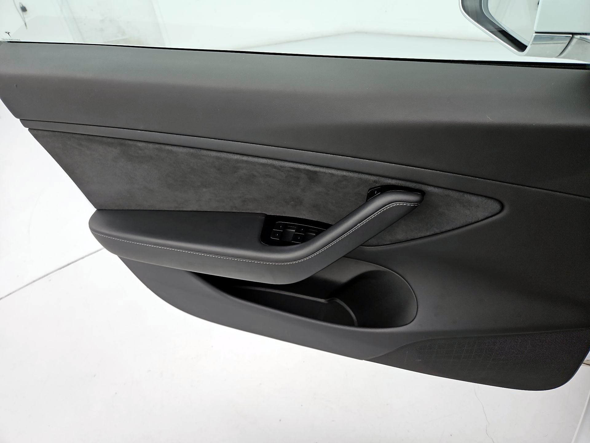 Thumbnail: 2020 Tesla Model 3 - 12
