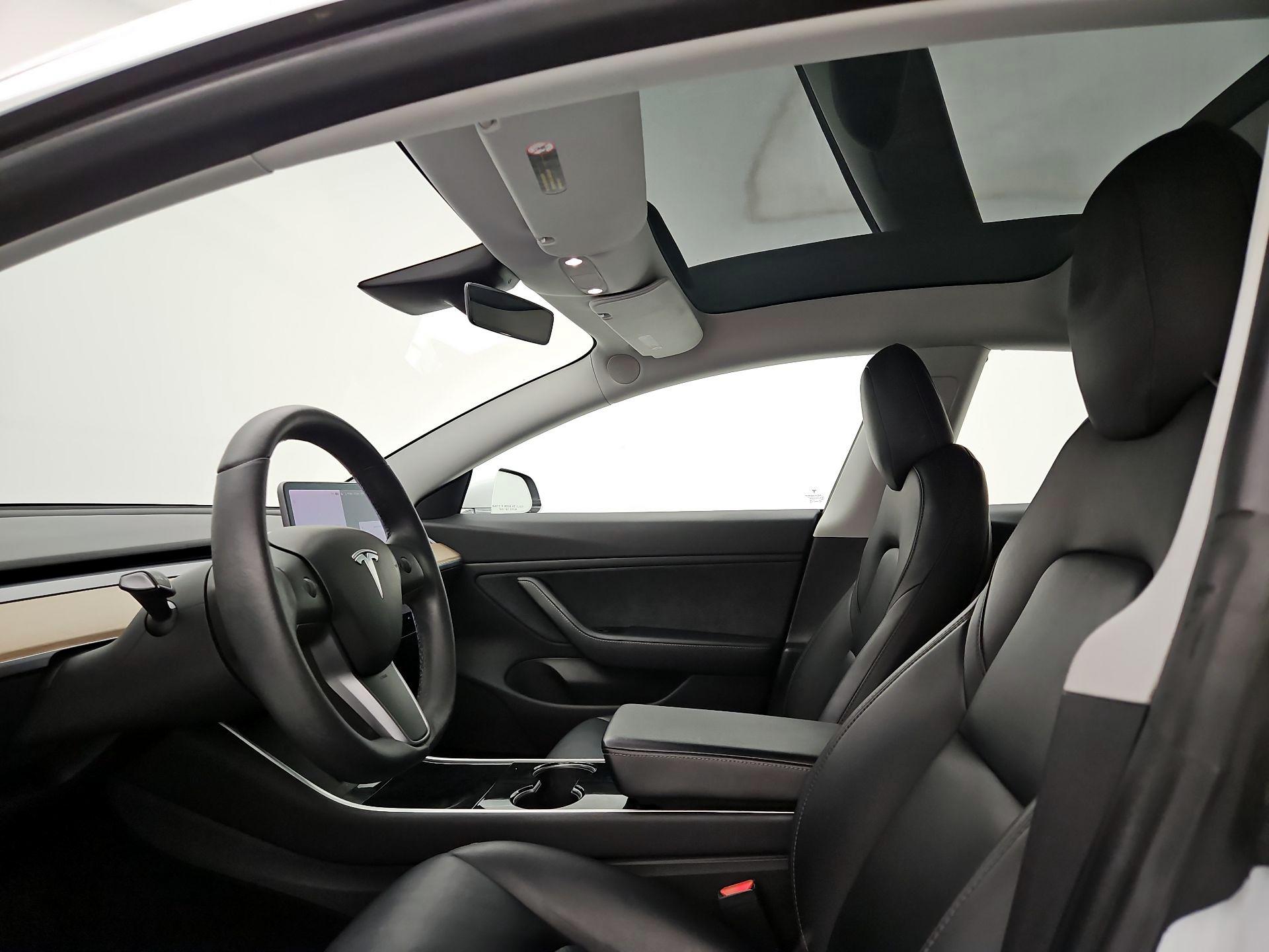 Thumbnail: 2020 Tesla Model 3 - 19