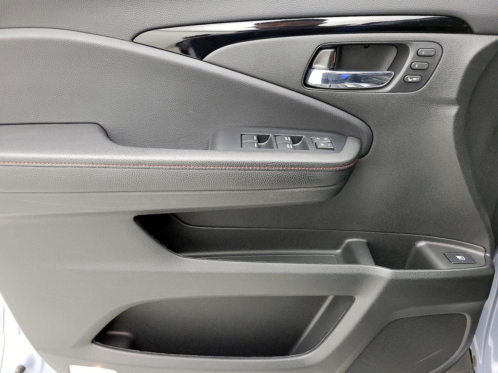 2025 Honda Ridgeline Black Edition - Photo 13