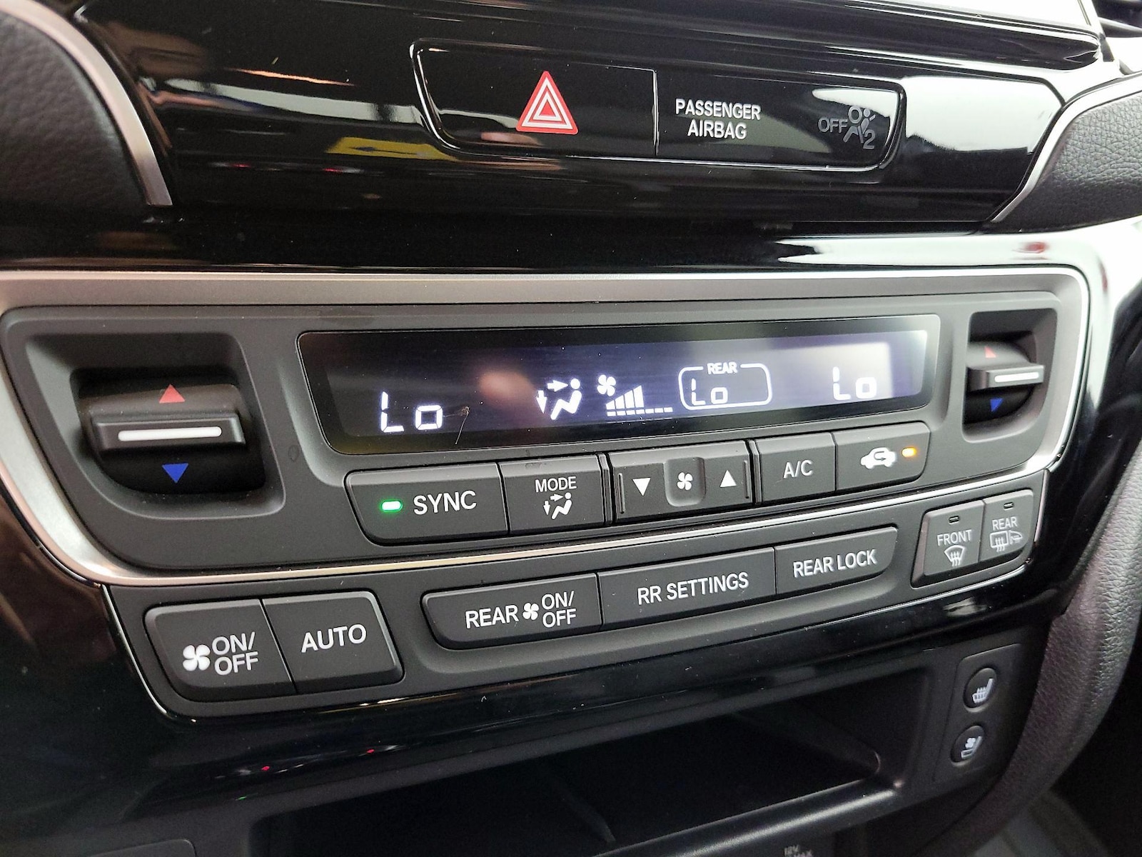 2025 Honda Ridgeline Black Edition - Photo 18
