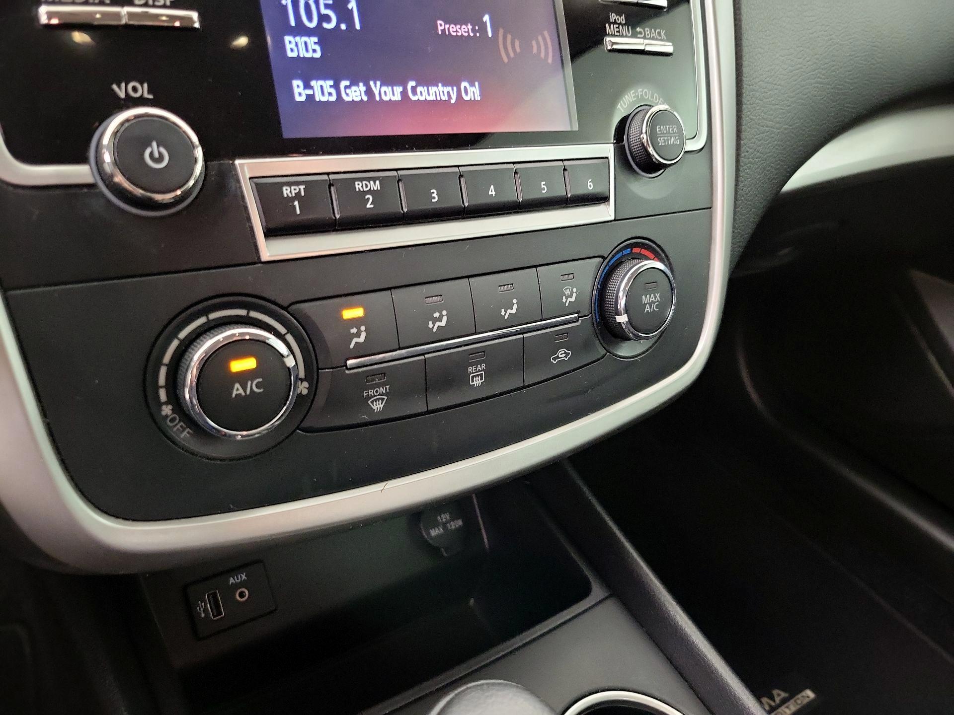 Thumbnail: 2017 Nissan Altima - 16