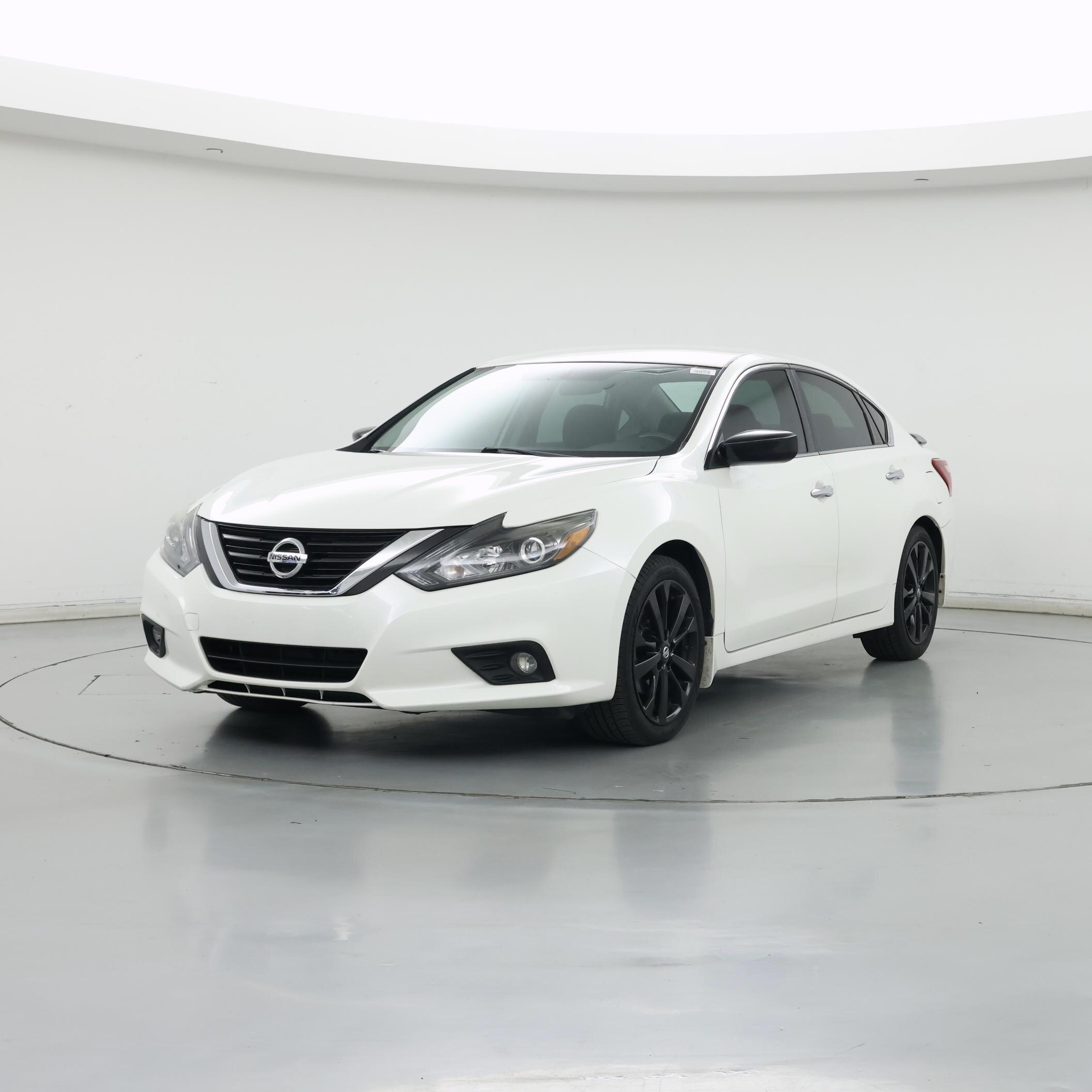Thumbnail: 2017 Nissan Altima - 4