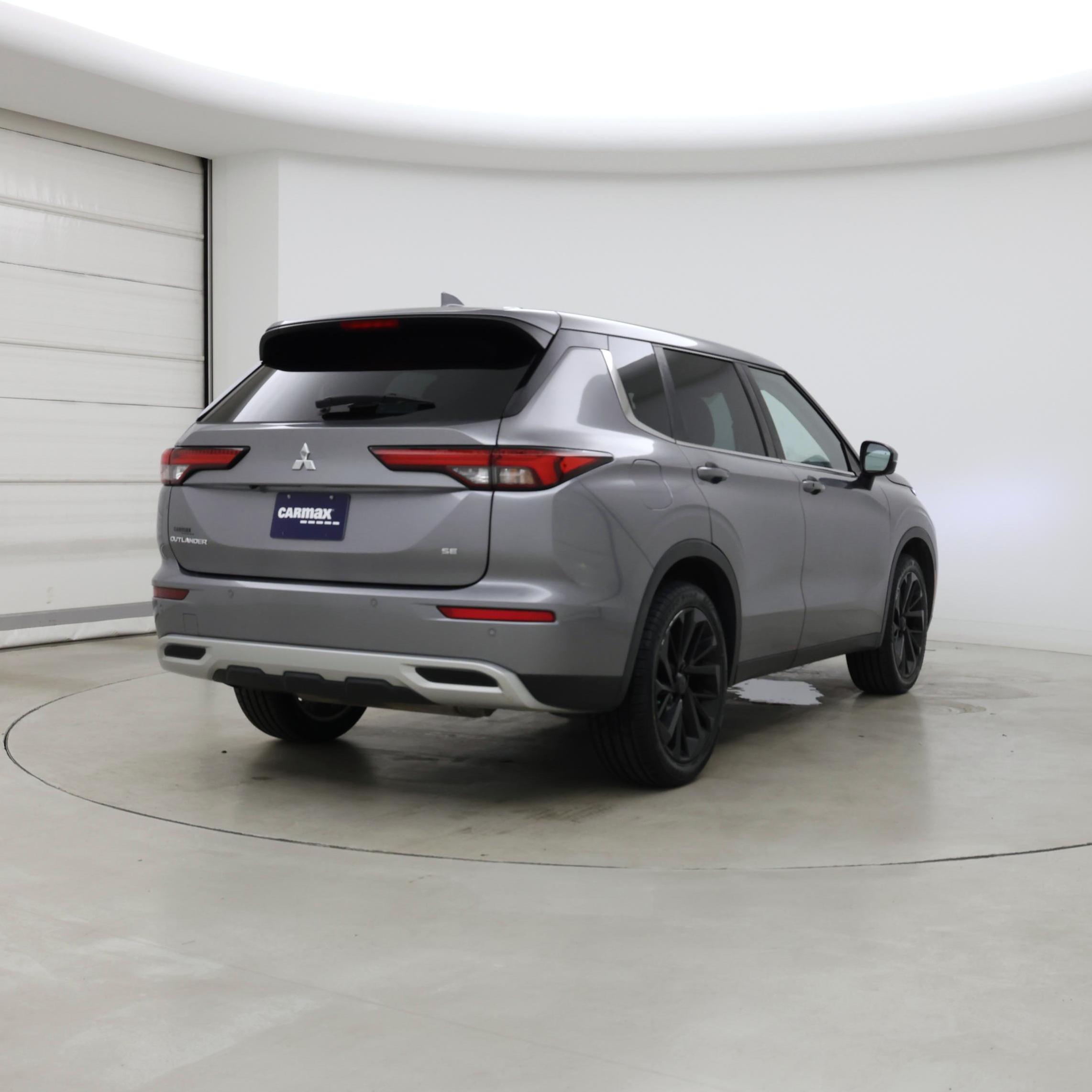 Thumbnail: 2023 Mitsubishi Outlander - 8