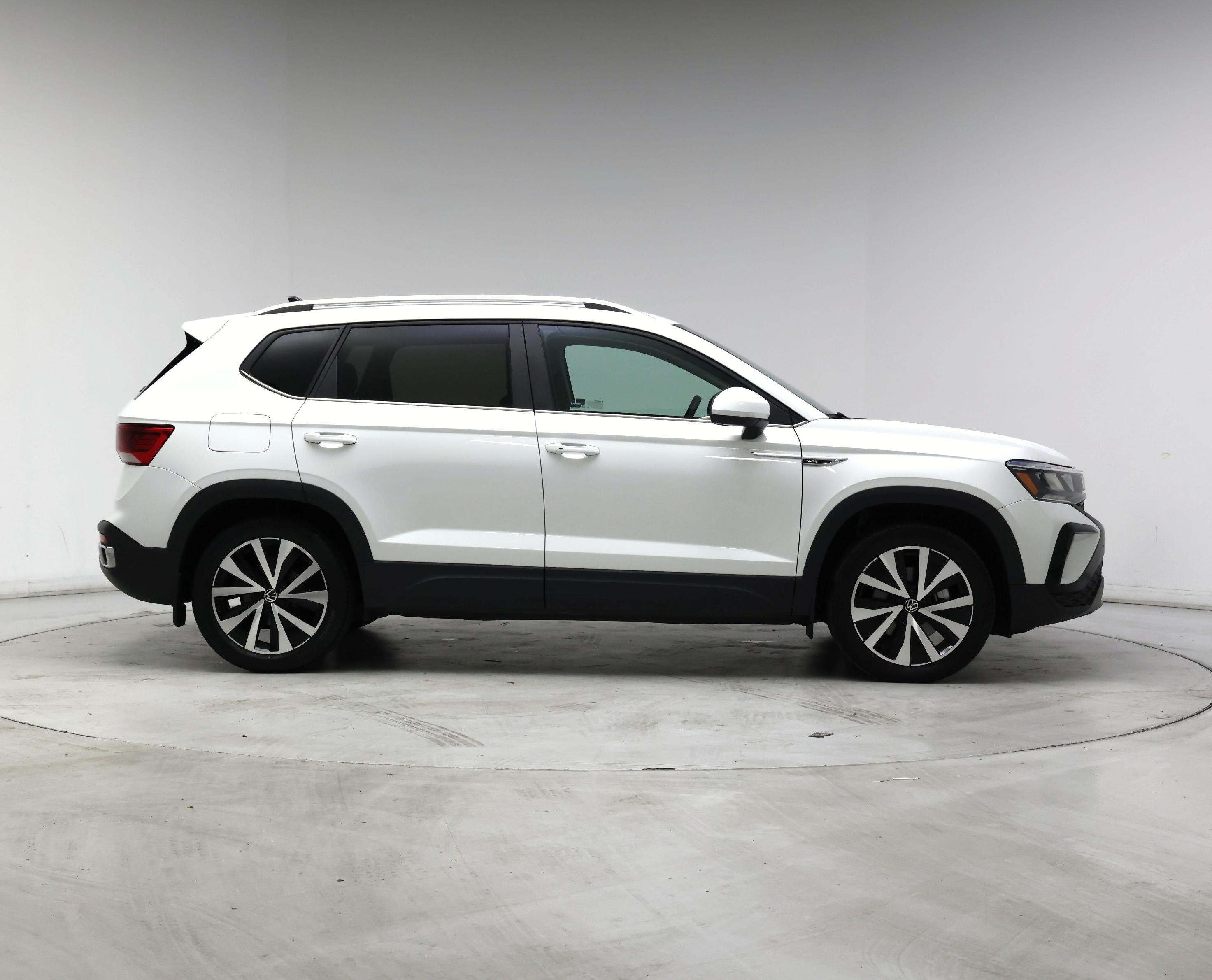 Thumbnail: 2023 Volkswagen Taos - 7