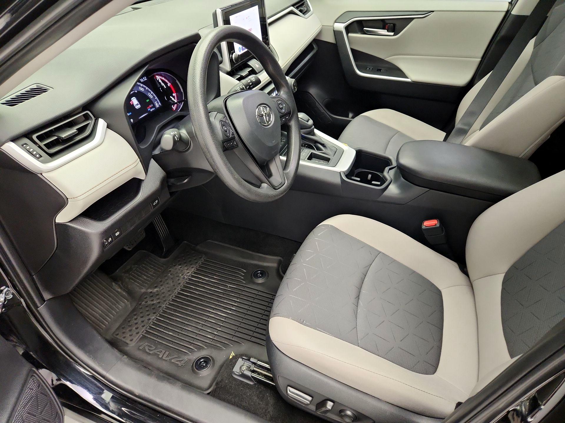 Thumbnail: 2025 Toyota RAV4 - 11