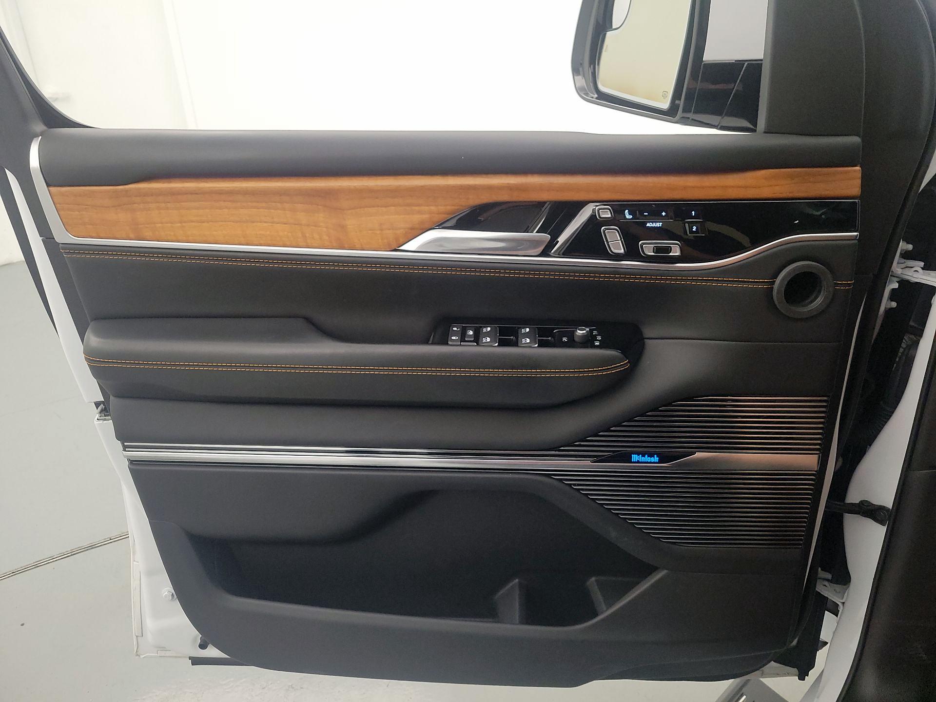 Thumbnail: 2022 Jeep Grand Wagoneer - 12