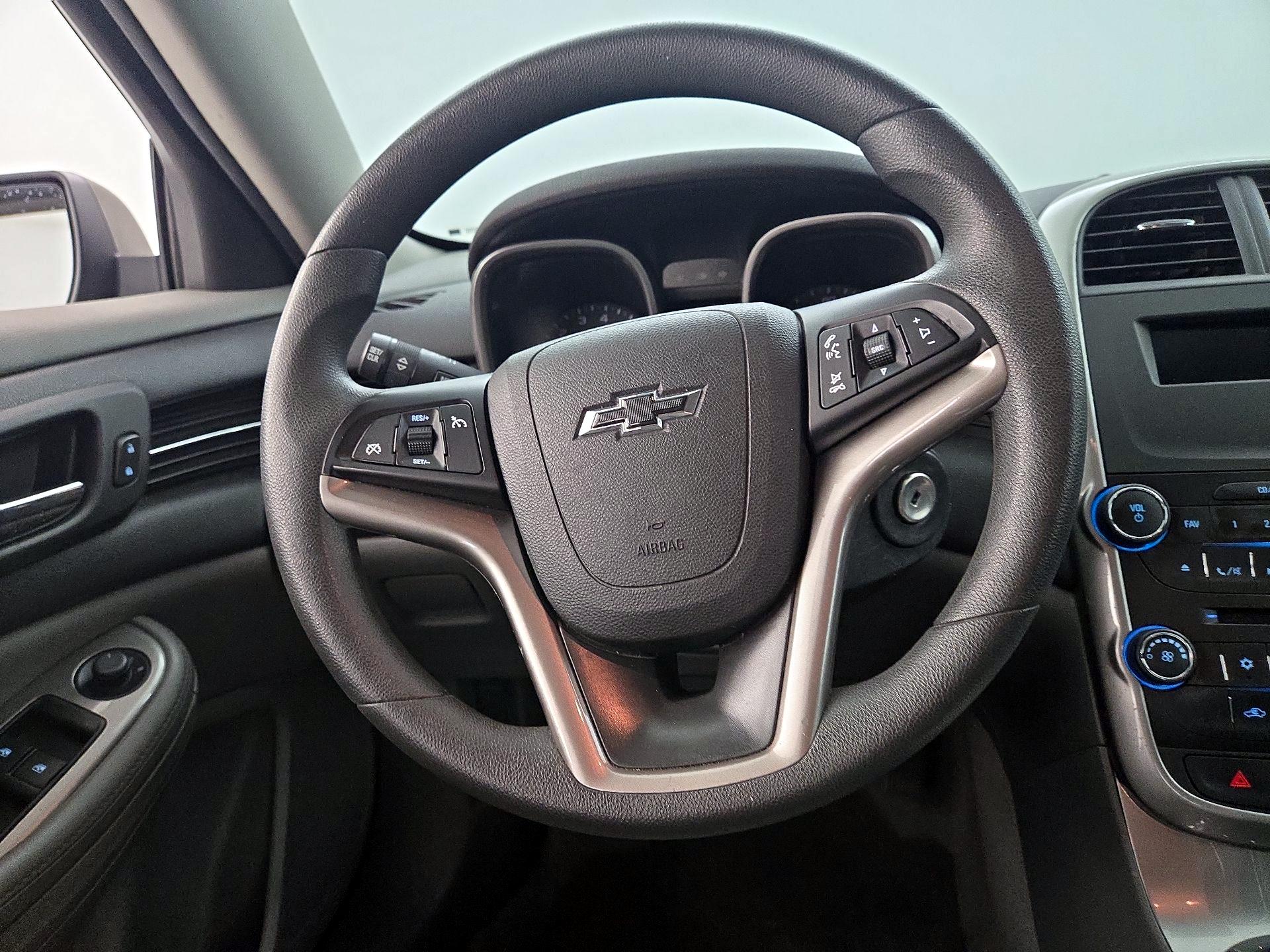 Thumbnail: 2014 Chevrolet Malibu - 10