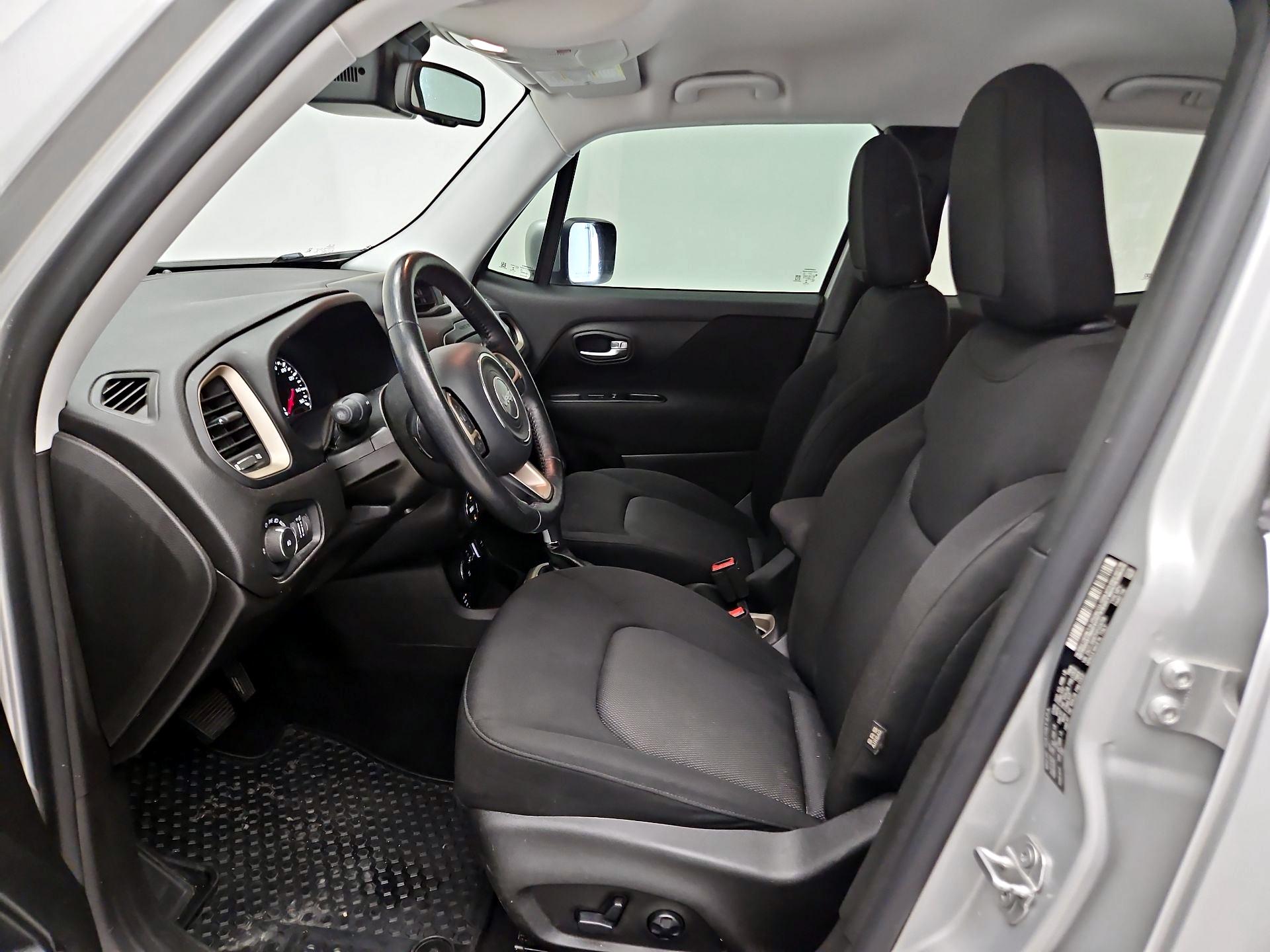 Thumbnail: 2017 Jeep Renegade - 11