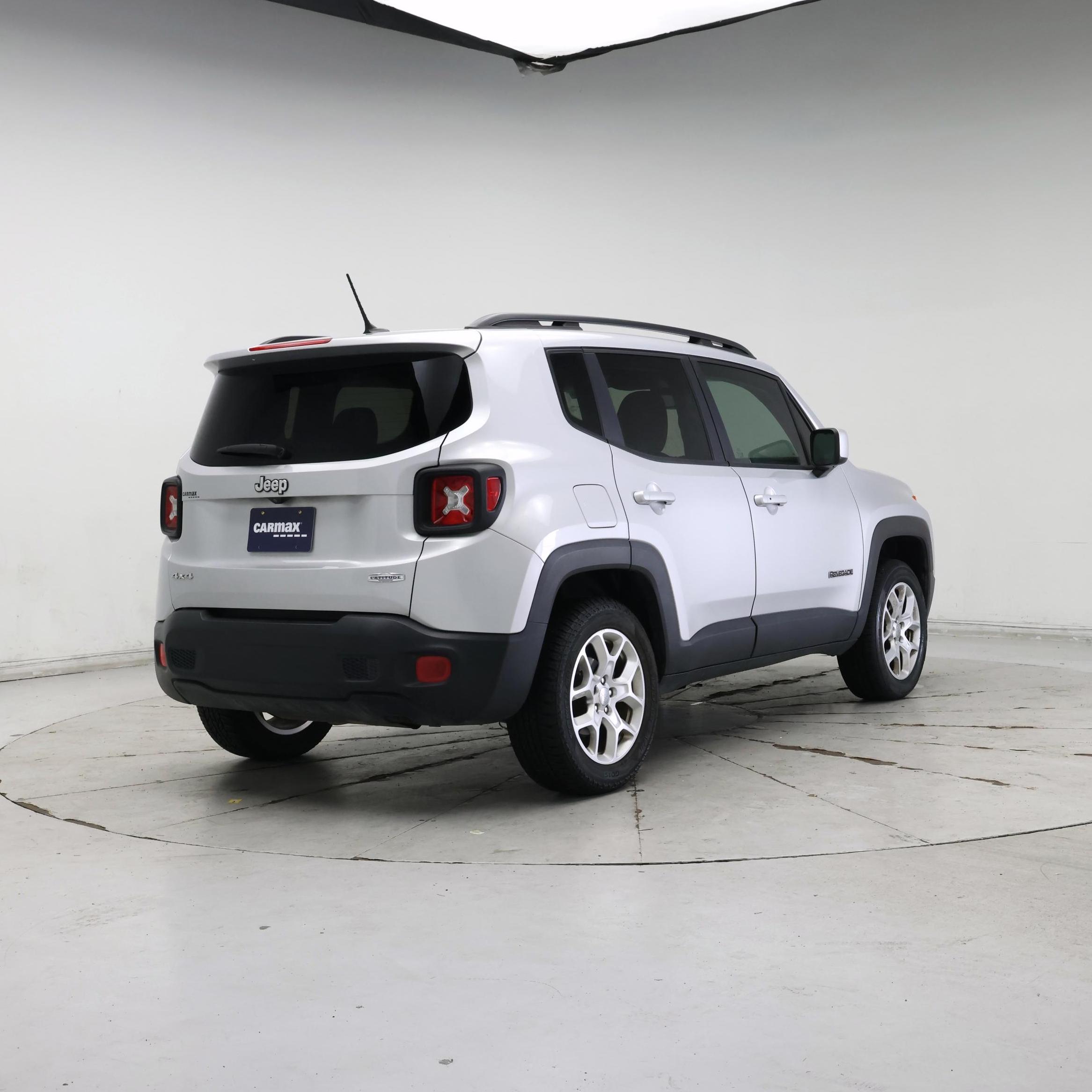 Thumbnail: 2017 Jeep Renegade - 8