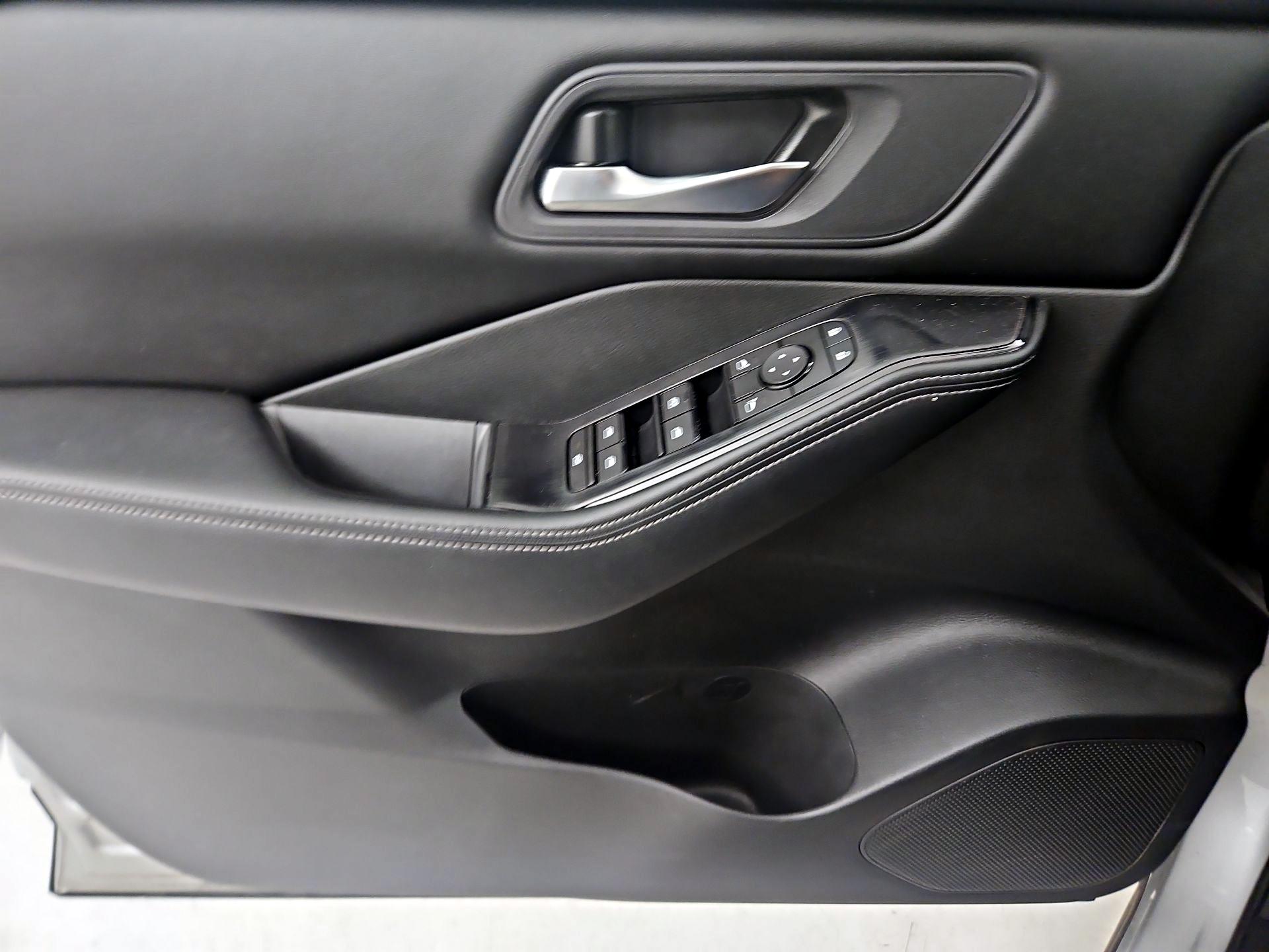 Thumbnail: 2024 Nissan Rogue - 12