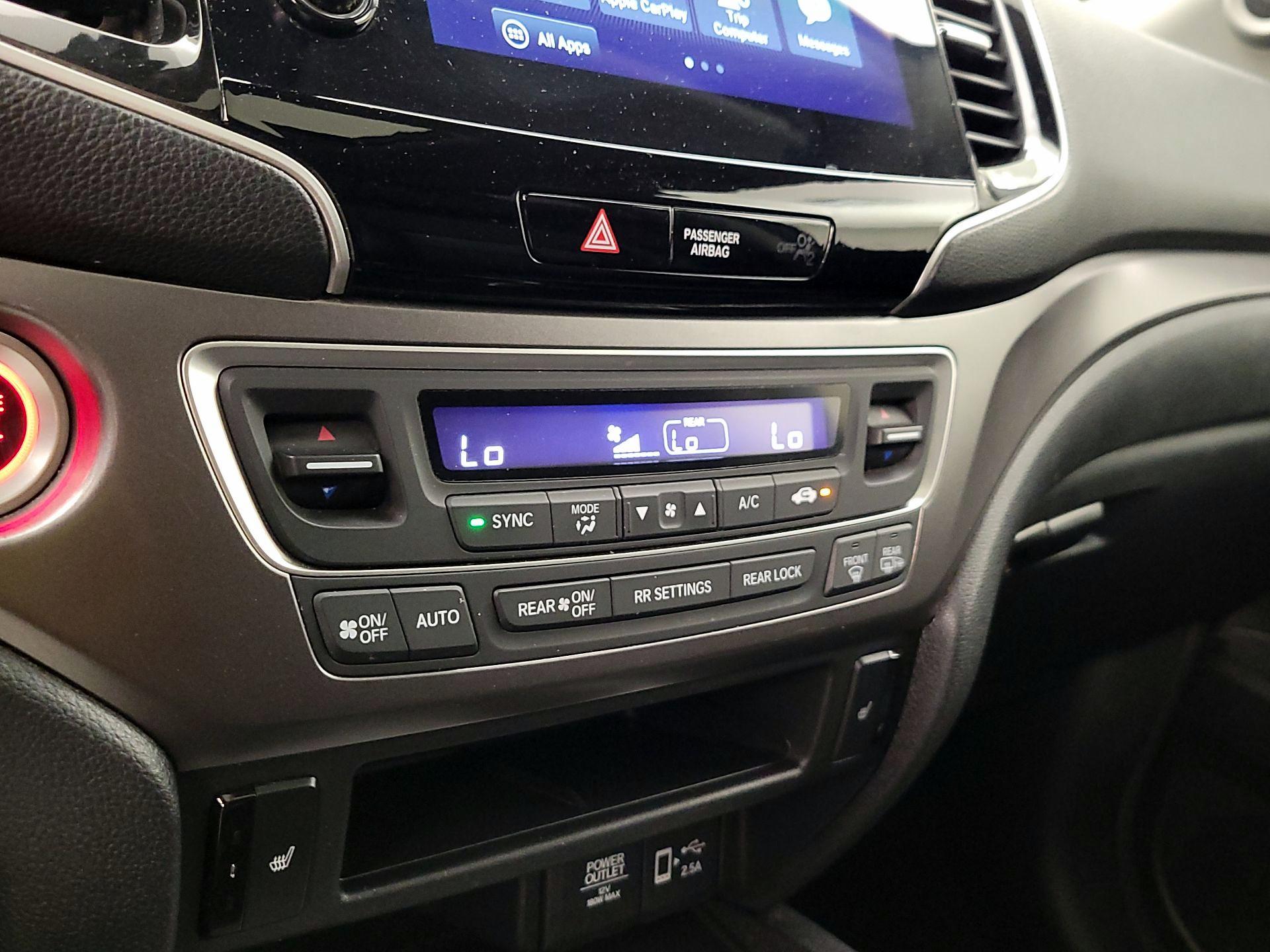 Thumbnail: 2019 Honda Pilot - 16