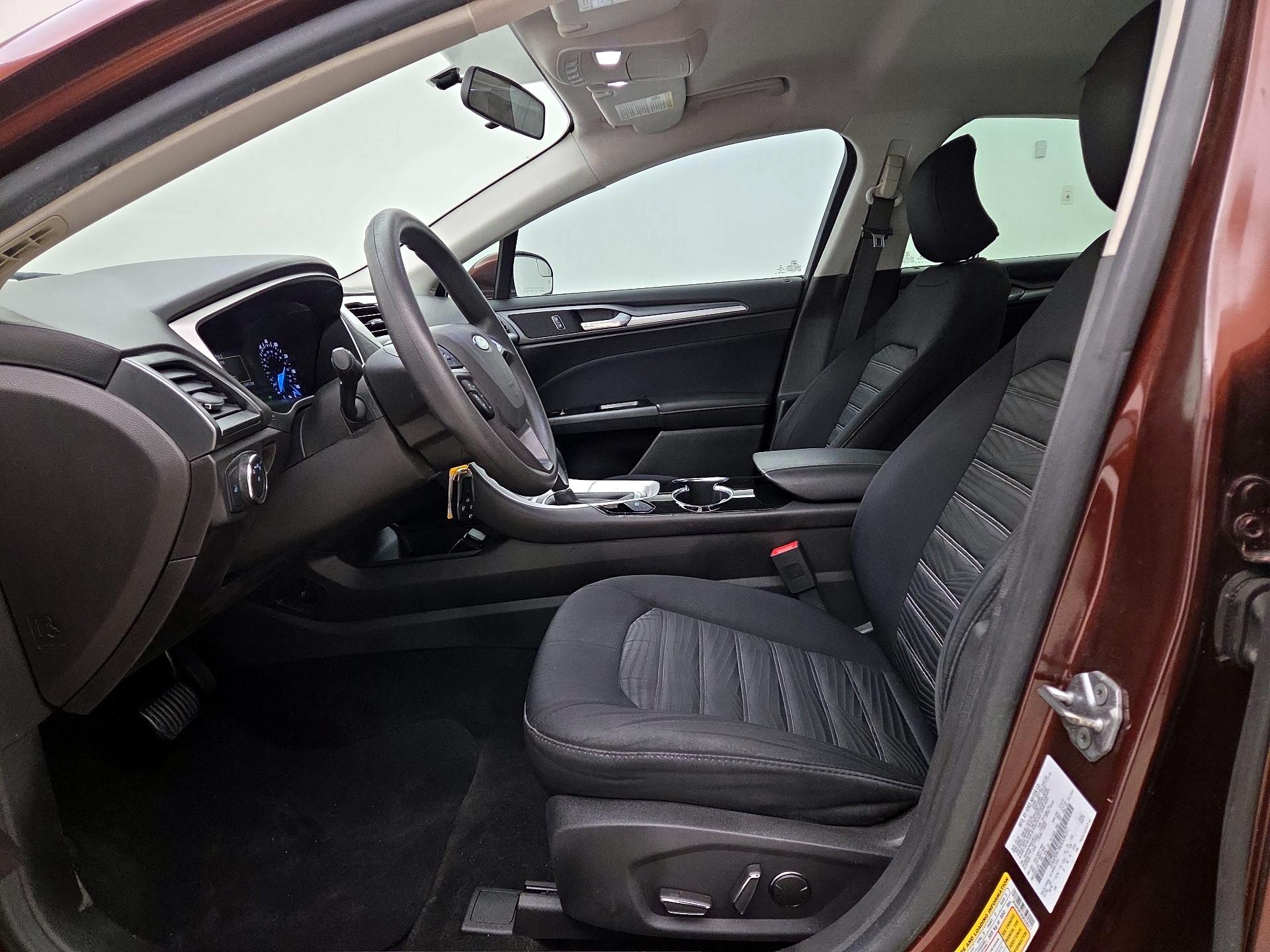Thumbnail: 2016 Ford Fusion - 11