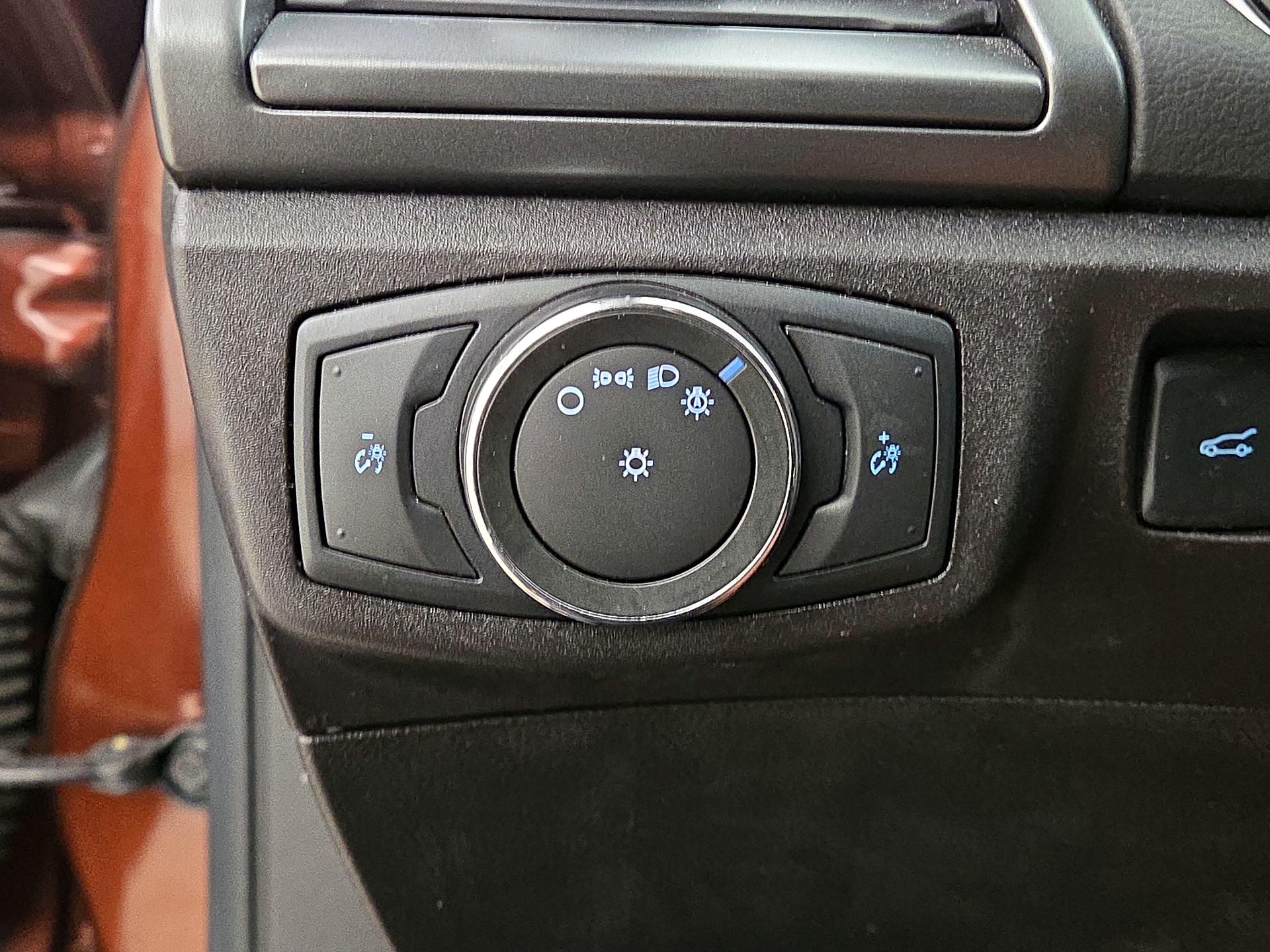 Thumbnail: 2016 Ford Fusion - 13