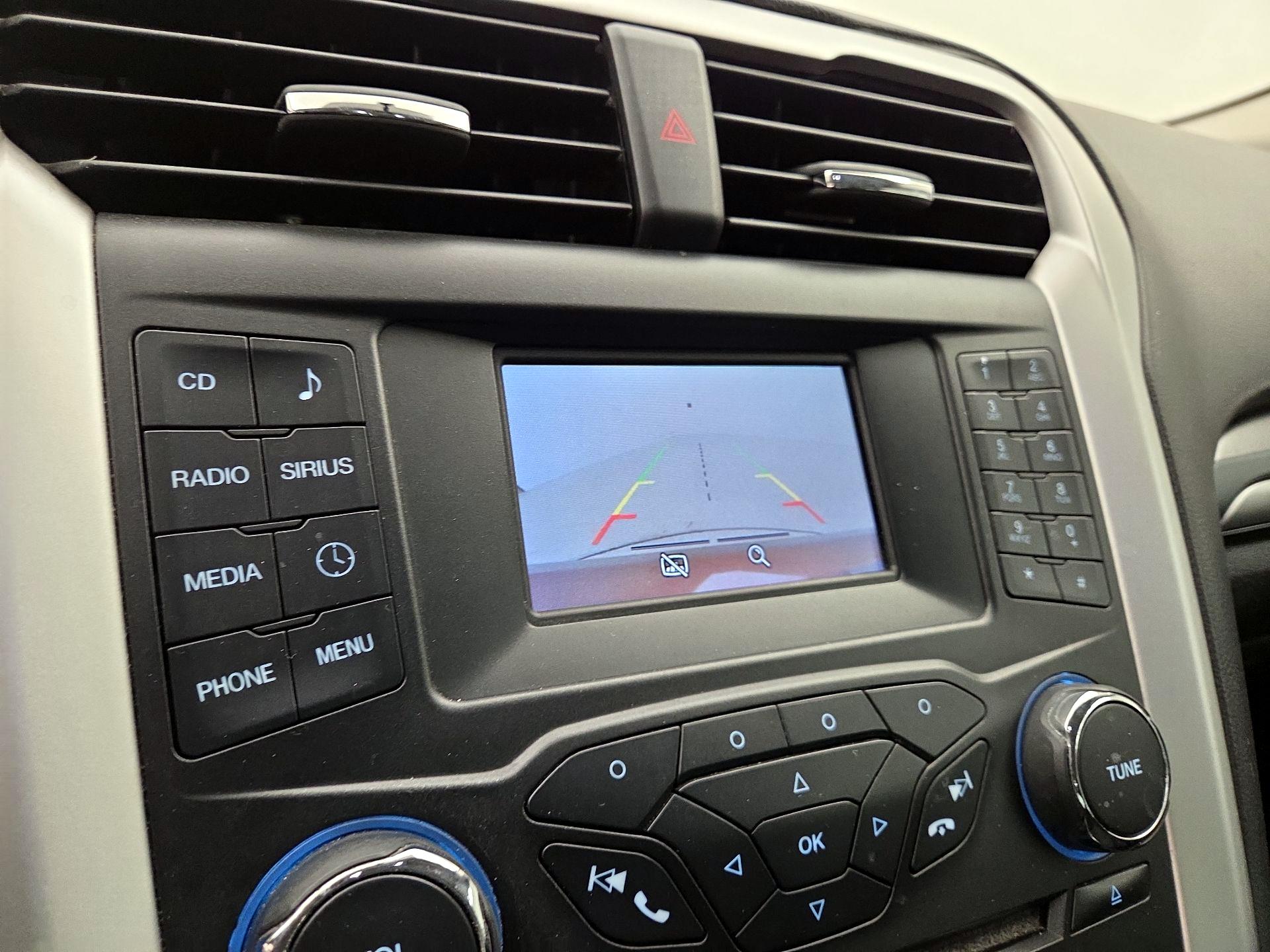 Thumbnail: 2016 Ford Fusion - 14