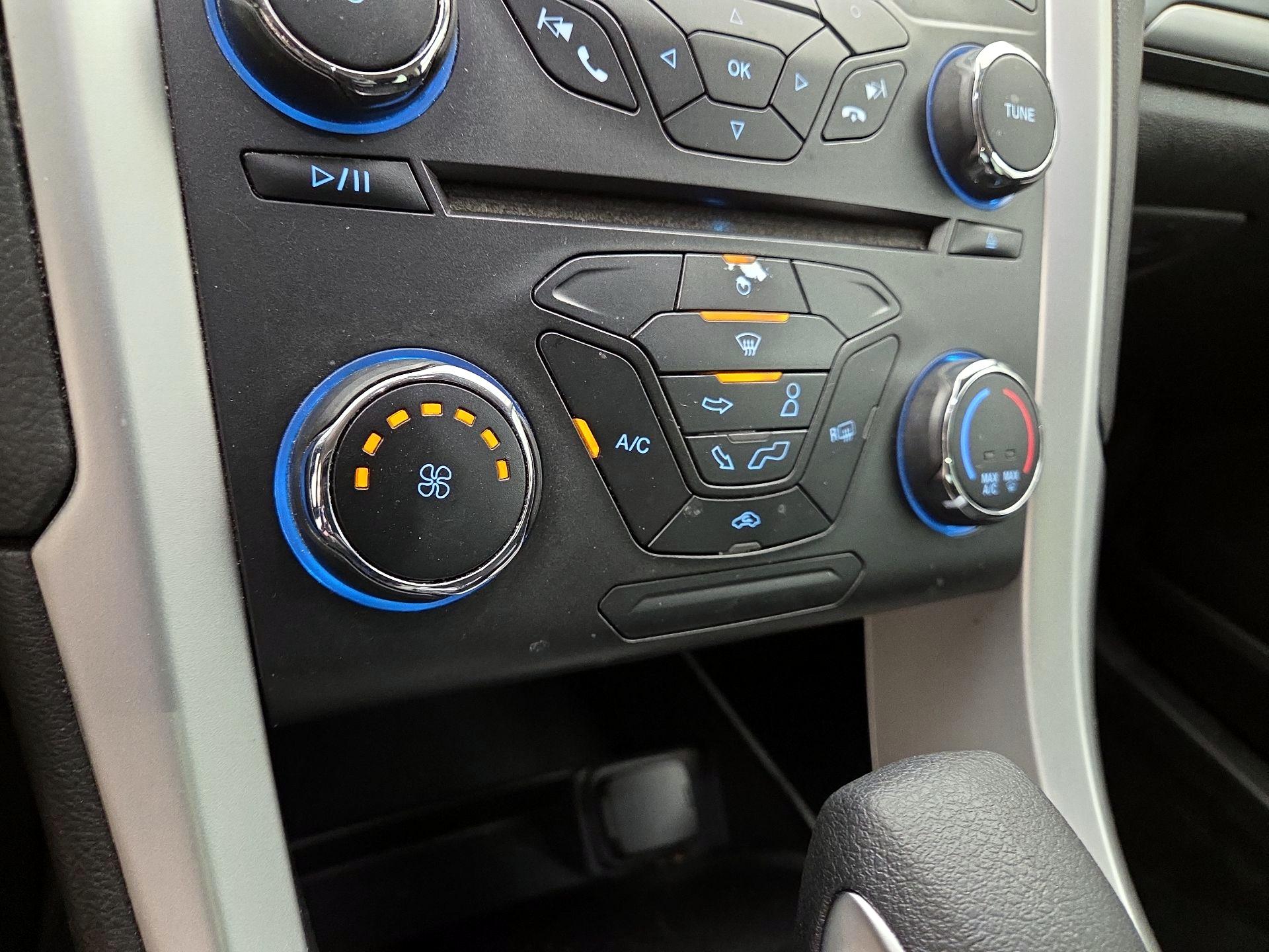 Thumbnail: 2016 Ford Fusion - 16